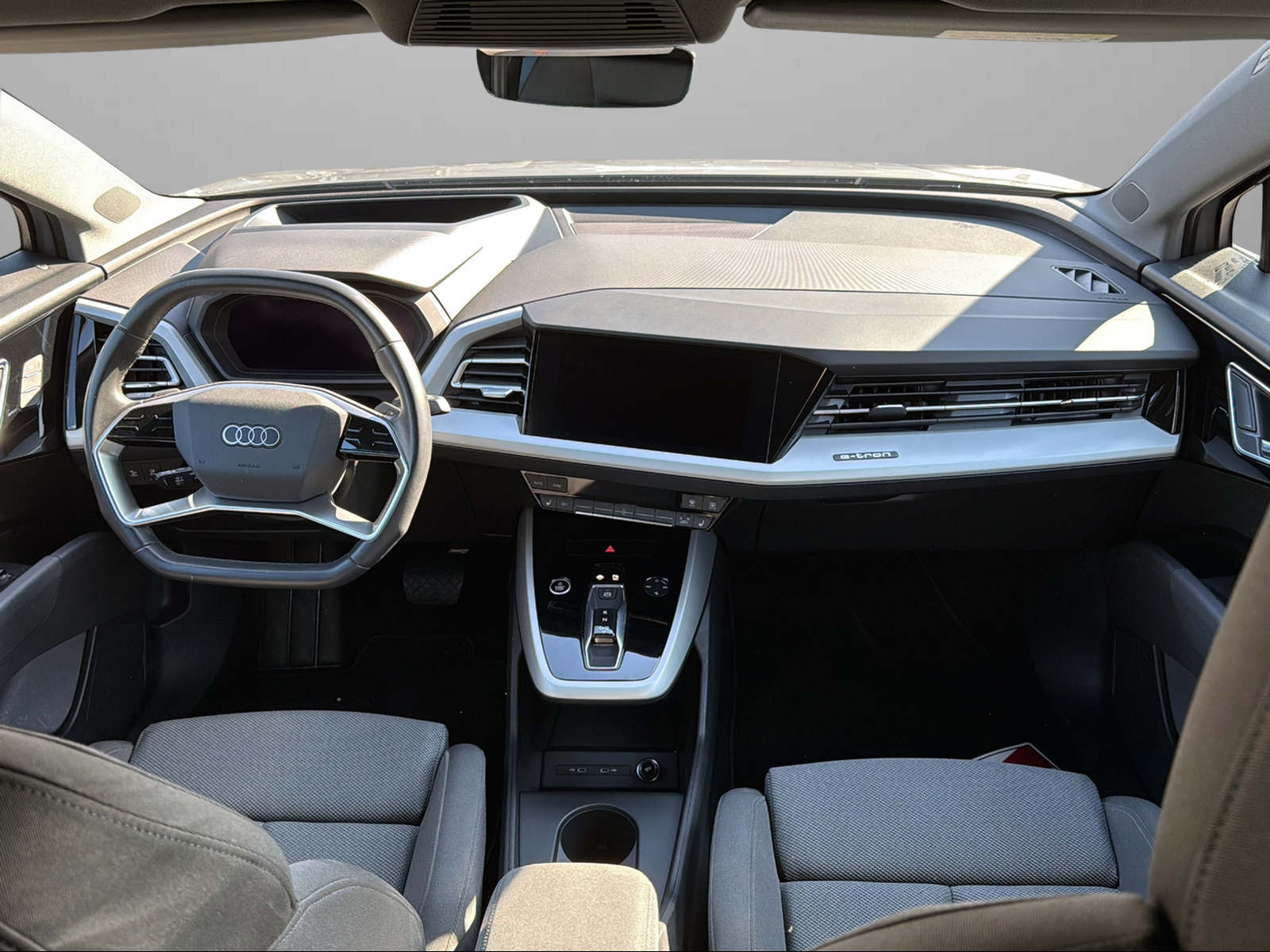 AUDI Q4 e-tron 45 quattro-image-9