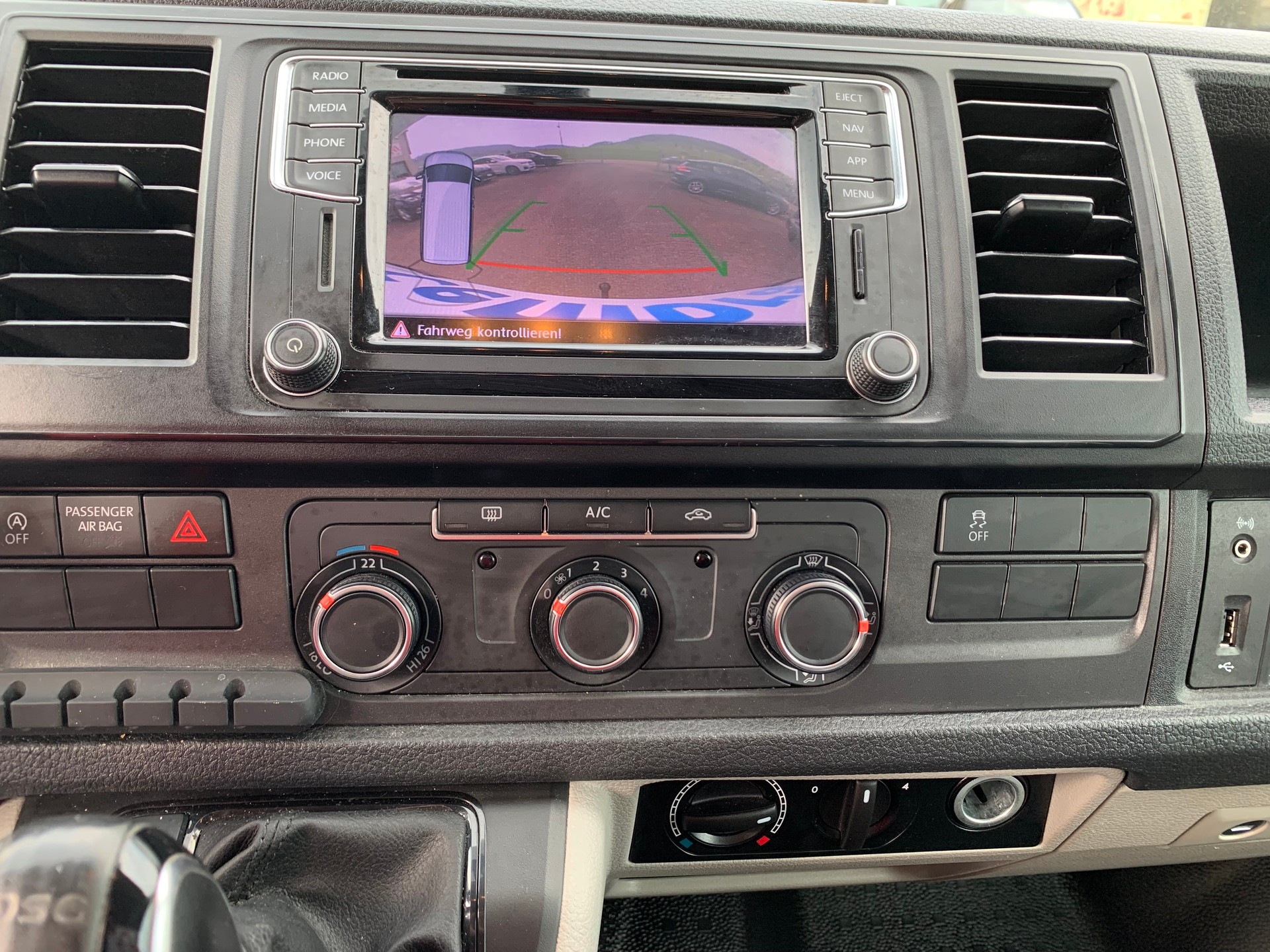 VW T6 Caravelle 2.0 Bi-TDI Comfortline 4Motion DSG-image-13