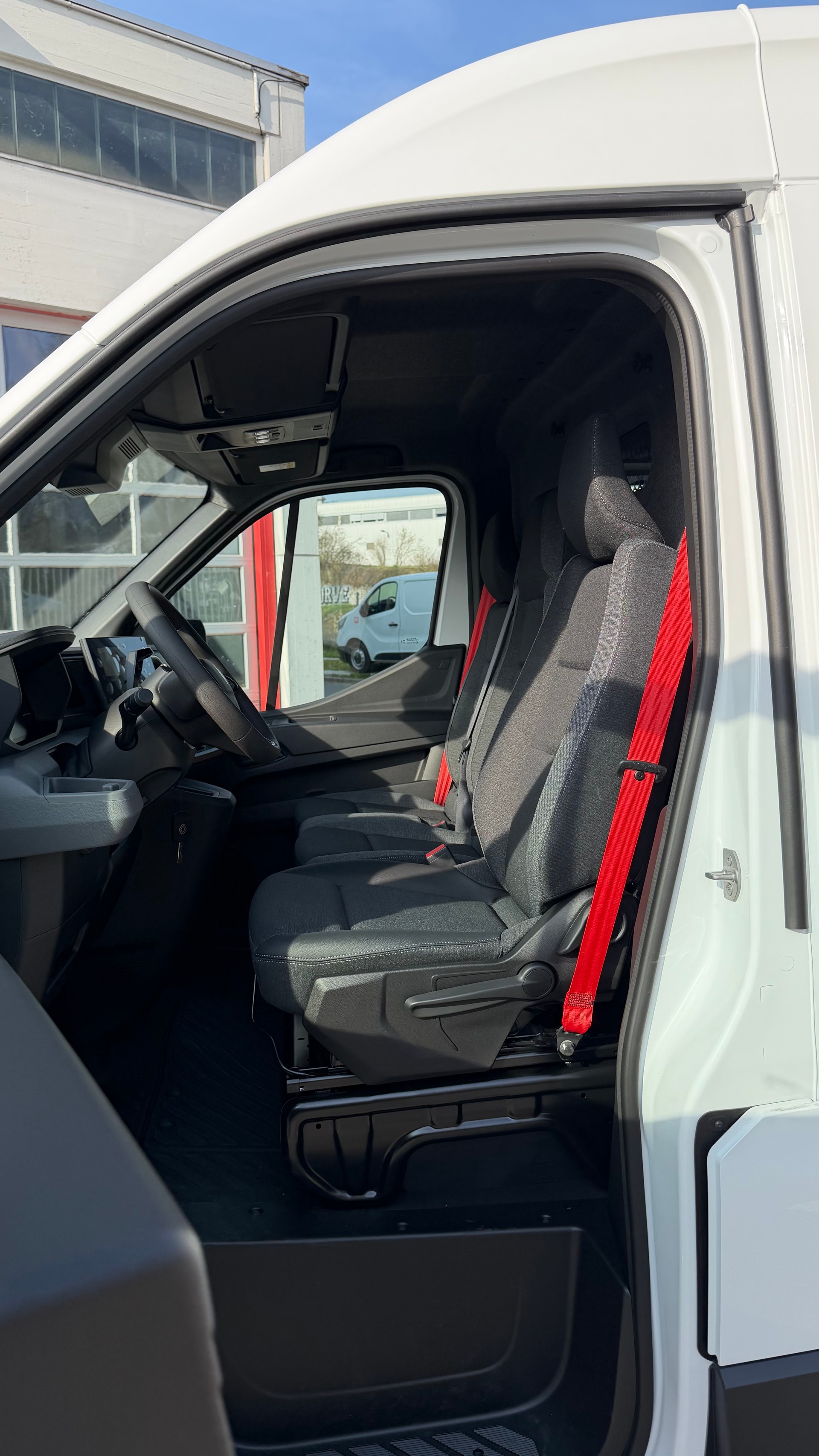 RENAULT E-Tech Master RedEdition L2H2-image-4