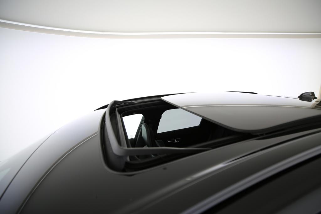 VOLVO XC60 2.0 B6 MH R-Design AWD-image-12