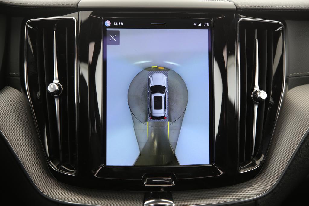 VOLVO XC60 2.0 B6 MH R-Design AWD-image-7