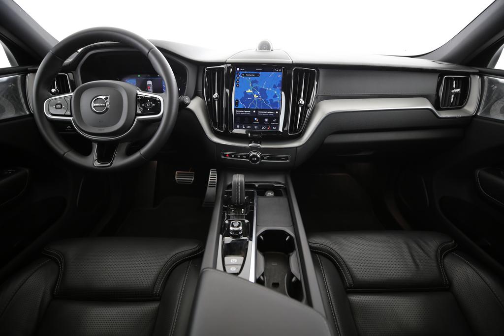 VOLVO XC60 2.0 B6 MH R-Design AWD-image-5