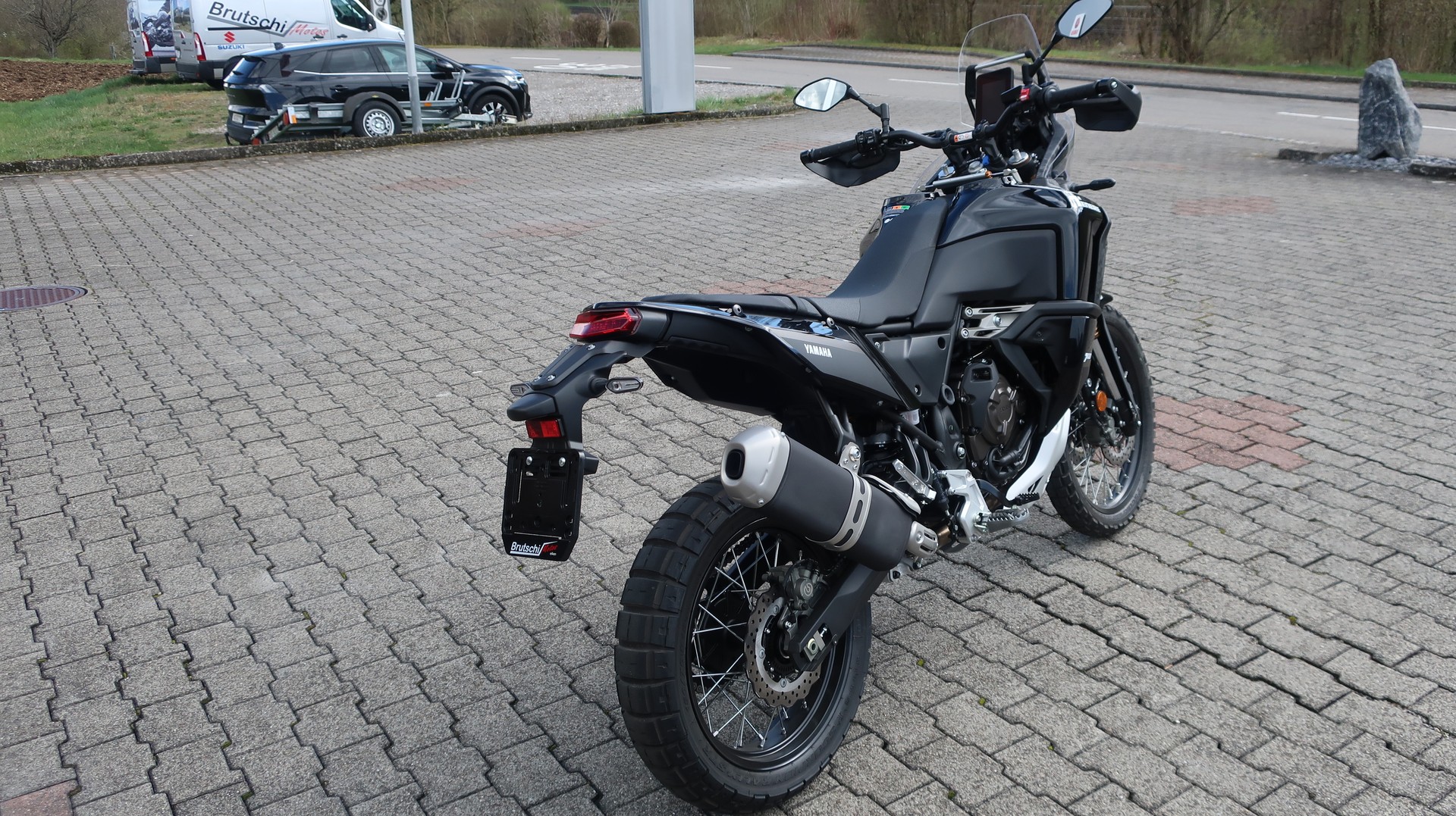YAMAHA World Raid-showroom-element-2