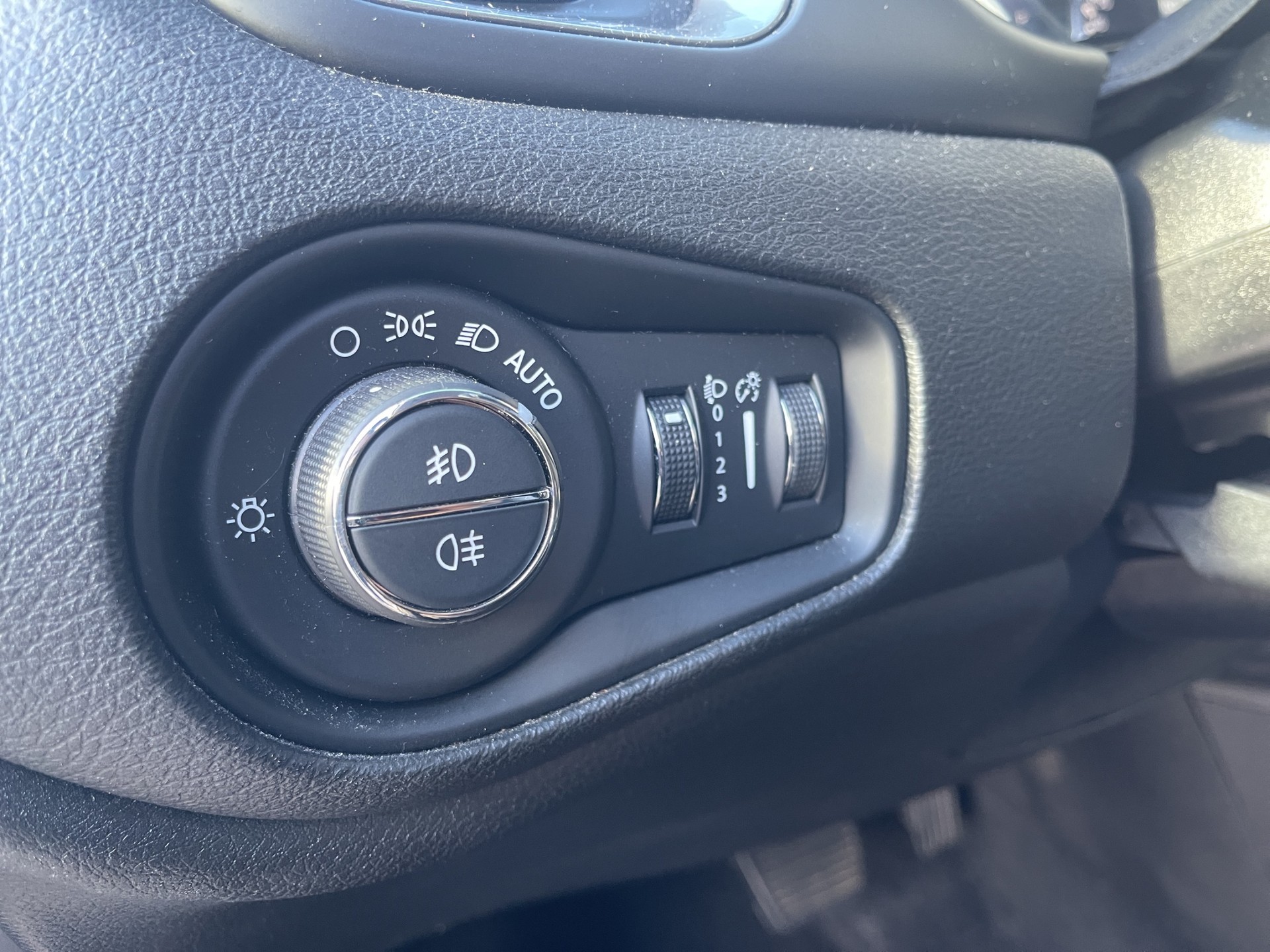 JEEP Renegade 1.4 Turbo Limited AWD-image-38