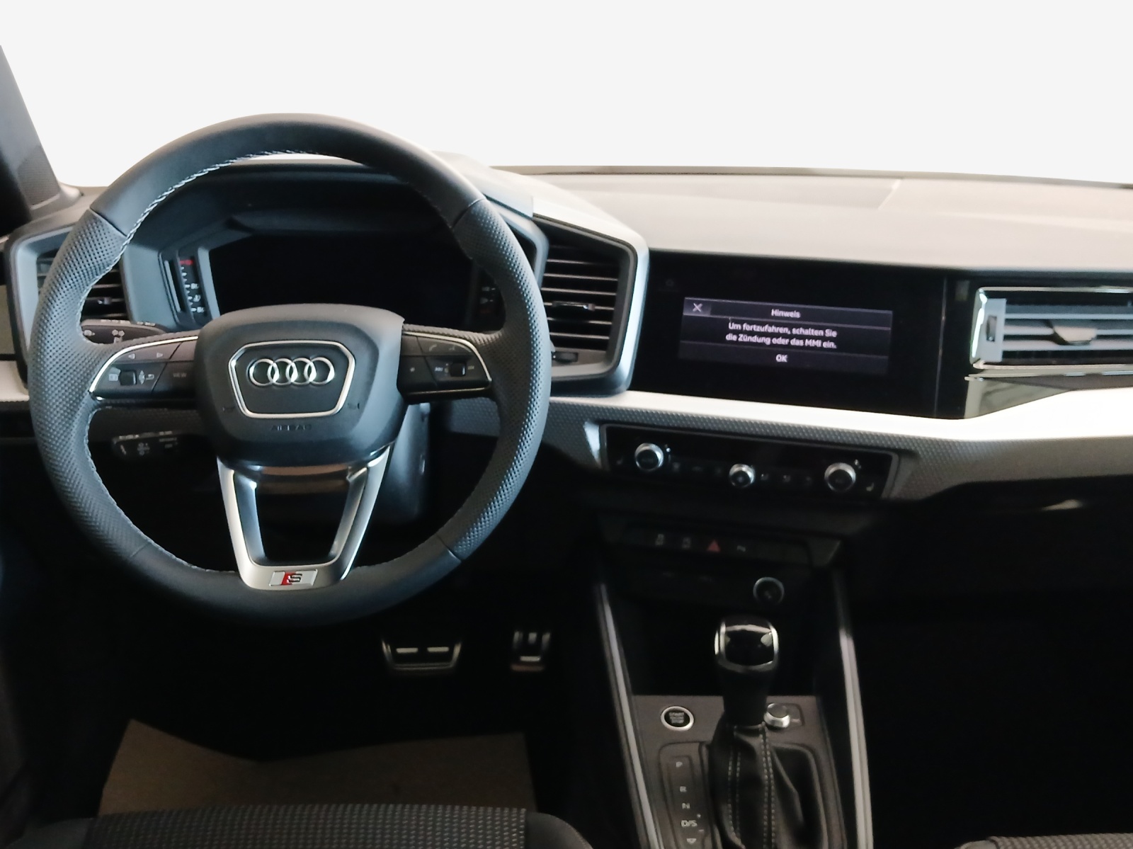 AUDI A1 Sportback 30 TFSI S Line Attraction S-tronic-image-8