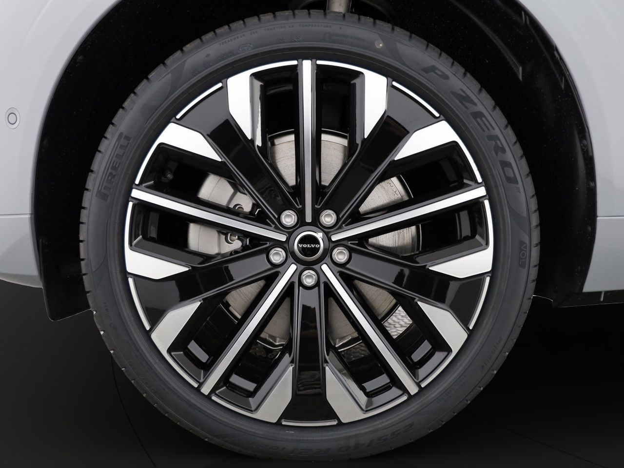 VOLVO XC60 2.0 T8 TE Ultra Dark eAWD-image-4