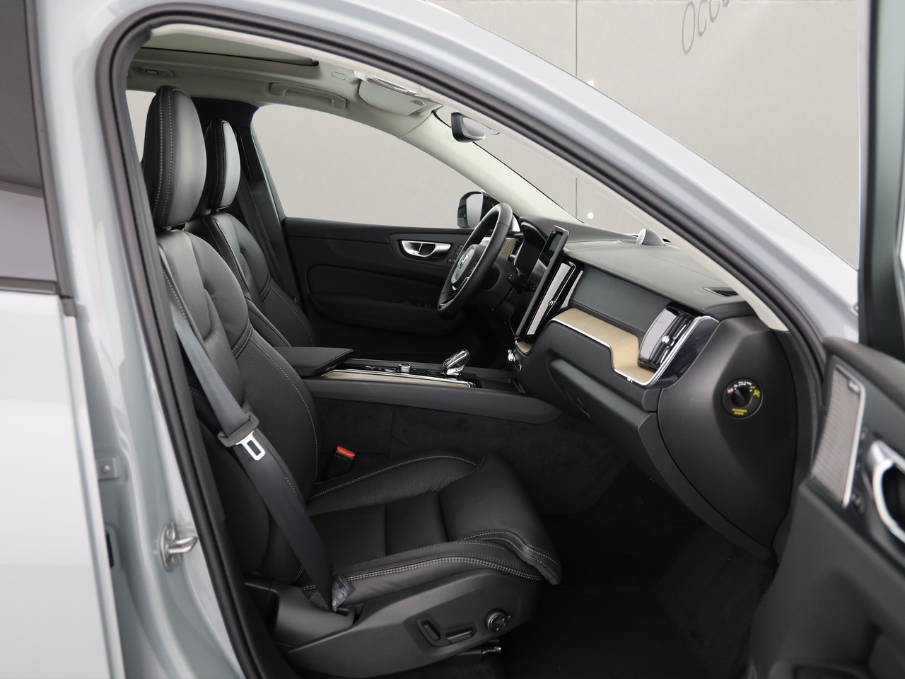 VOLVO XC60 2.0 T8 TE Ultra Dark eAWD-image-7