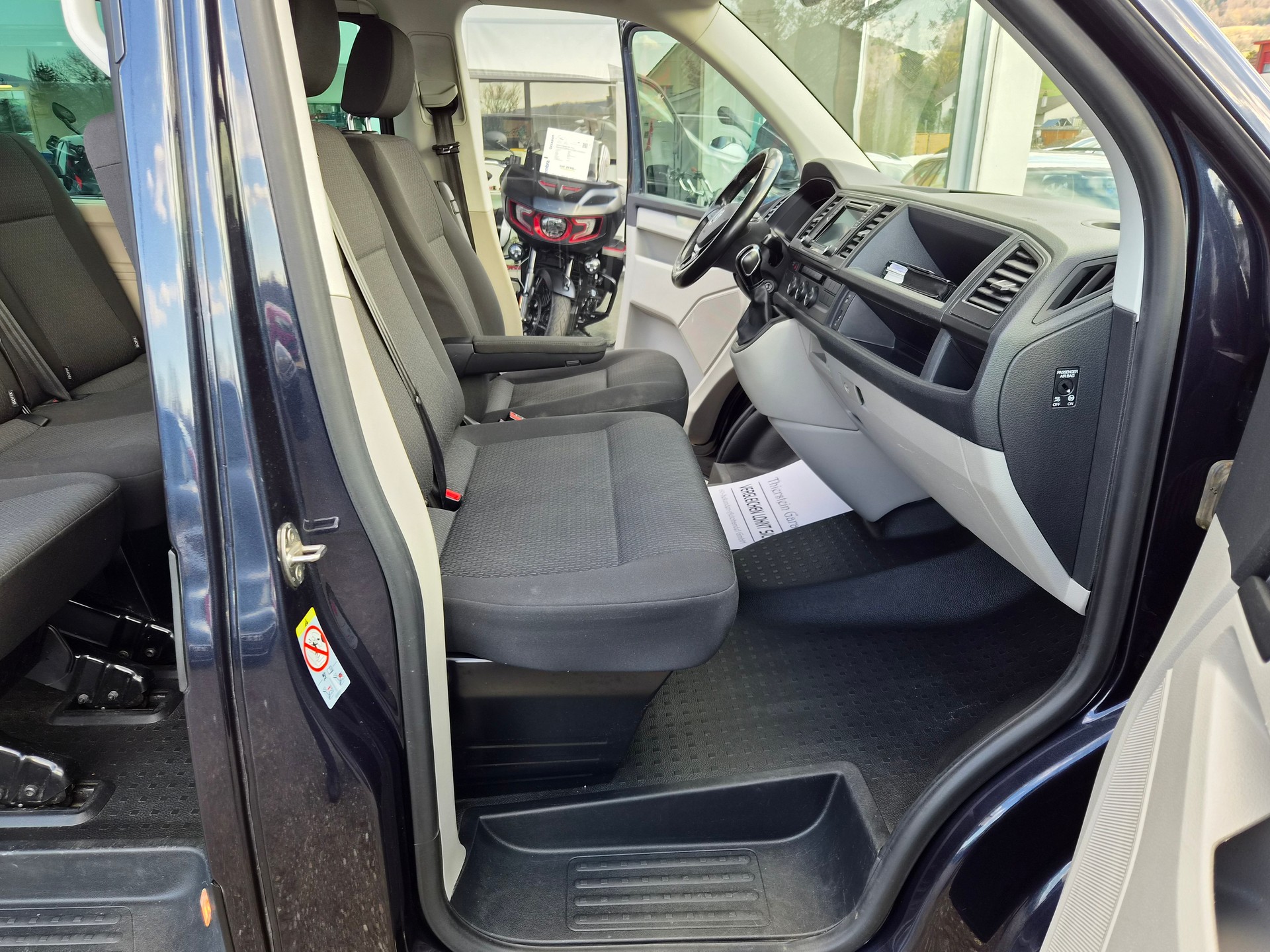VW T6 Caravelle 2.0 TDI Trendline Liberty DSG LWB Ausführung 9 Sitzplätze-image-8