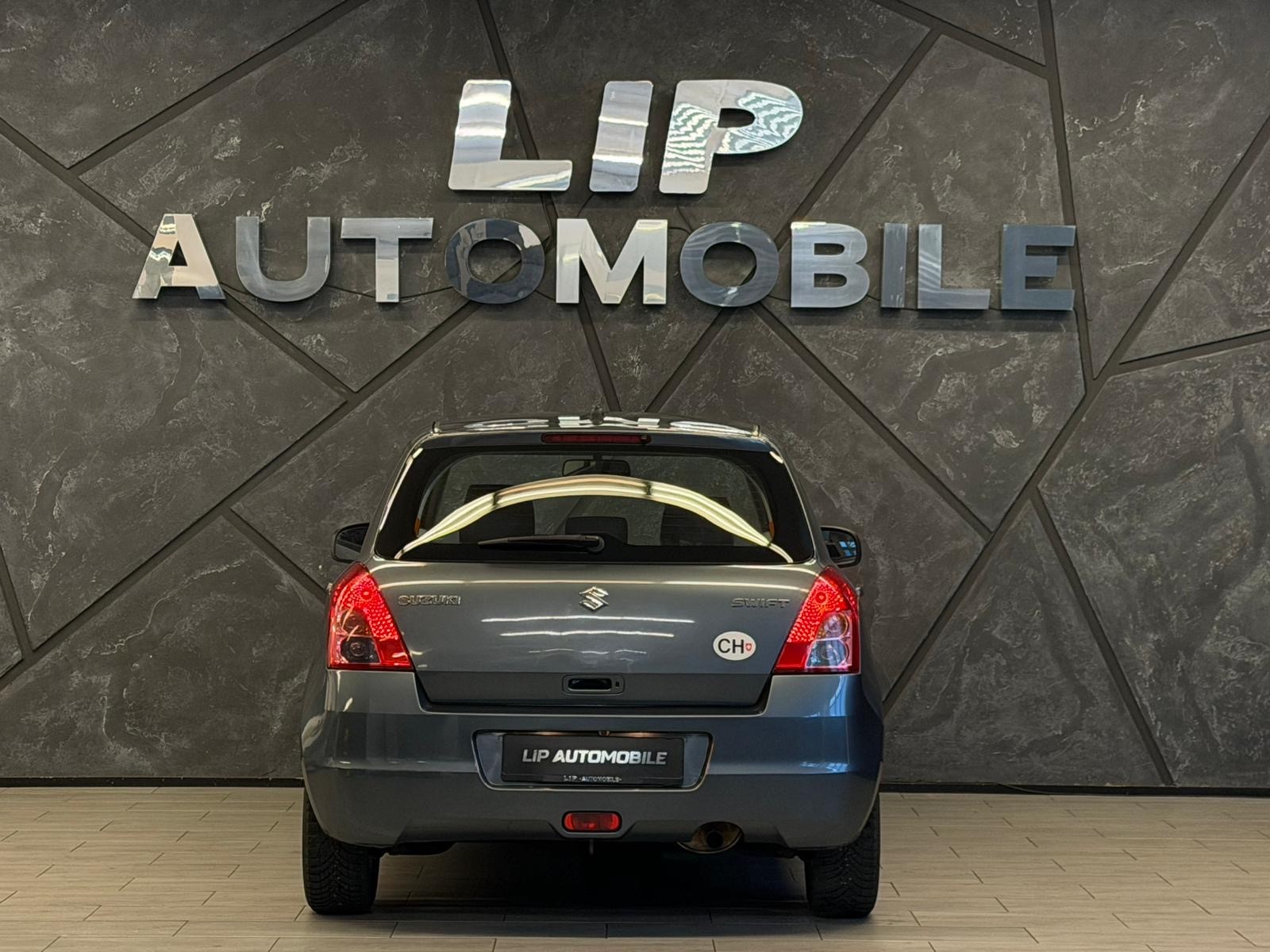 SUZUKI Swift 1.3i 16V GL Top-image-6