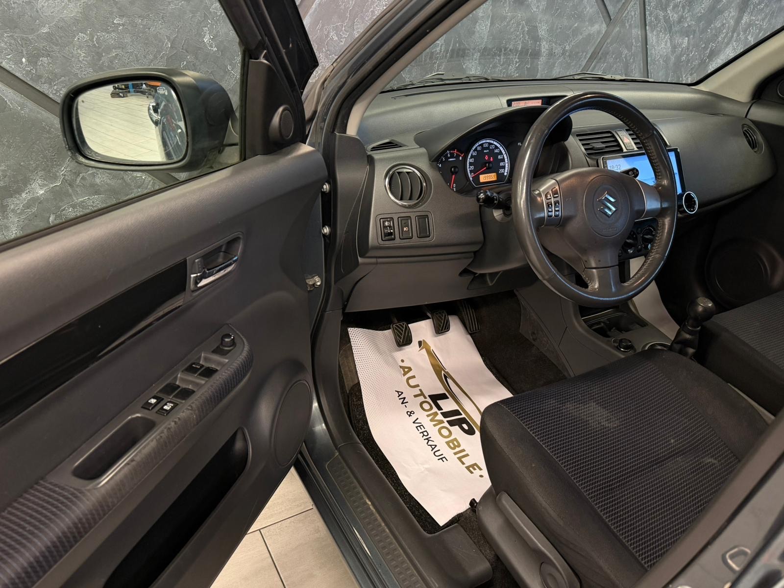 SUZUKI Swift 1.3i 16V GL Top-image-10