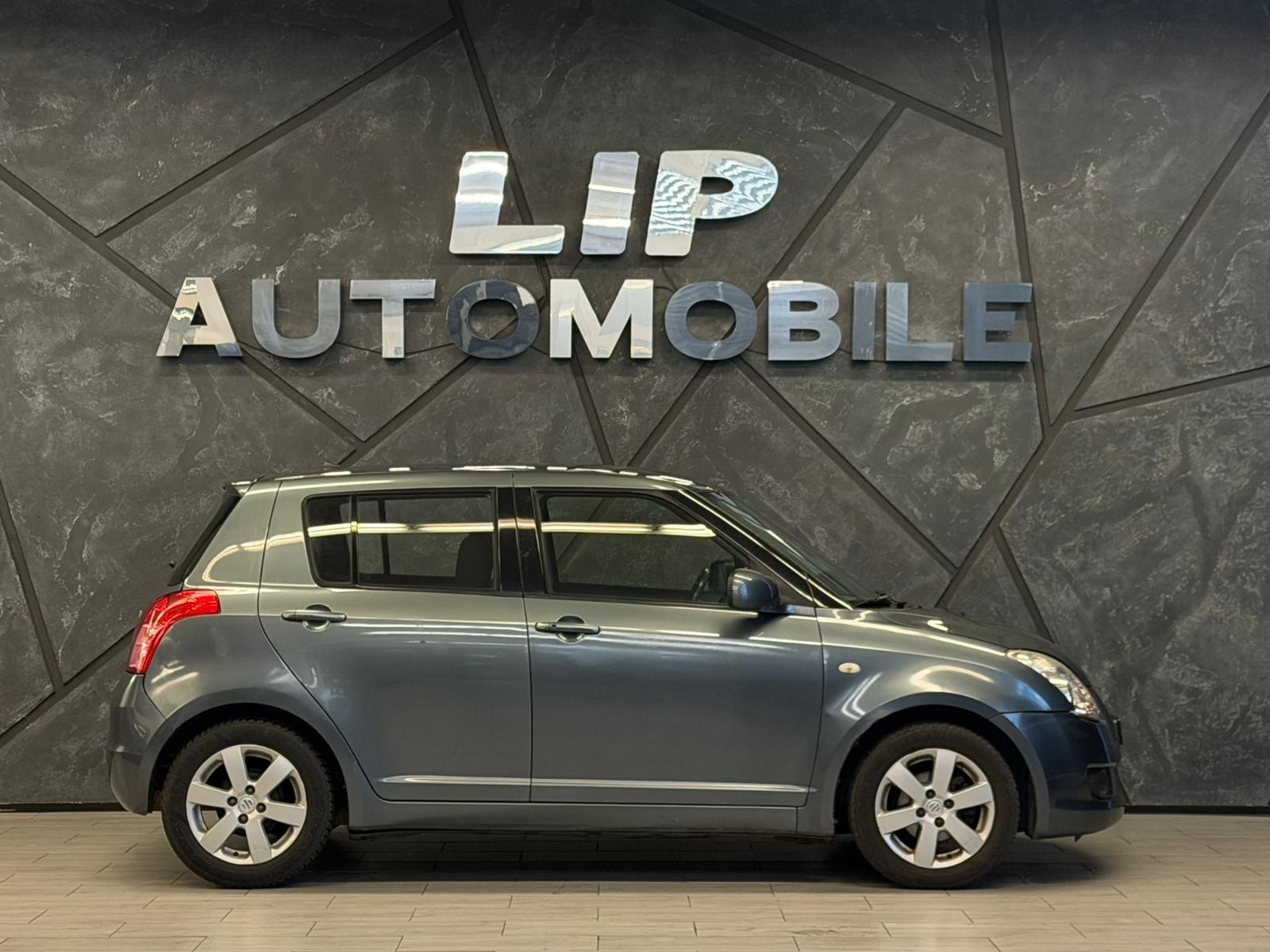 SUZUKI Swift 1.3i 16V GL Top-image-3