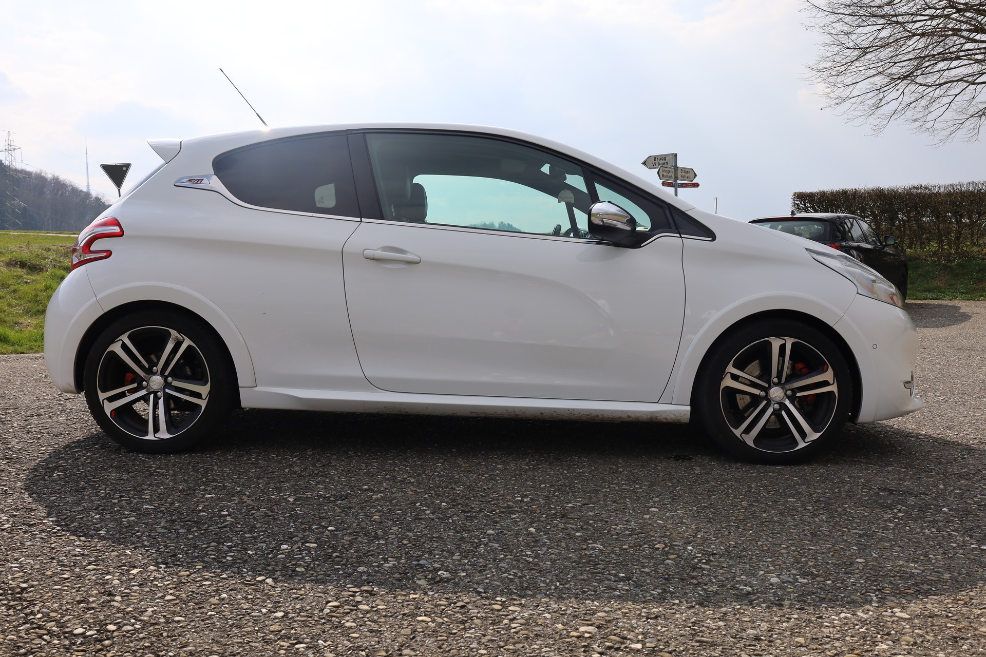 PEUGEOT 208 1.6 Turbo GTi-image-2