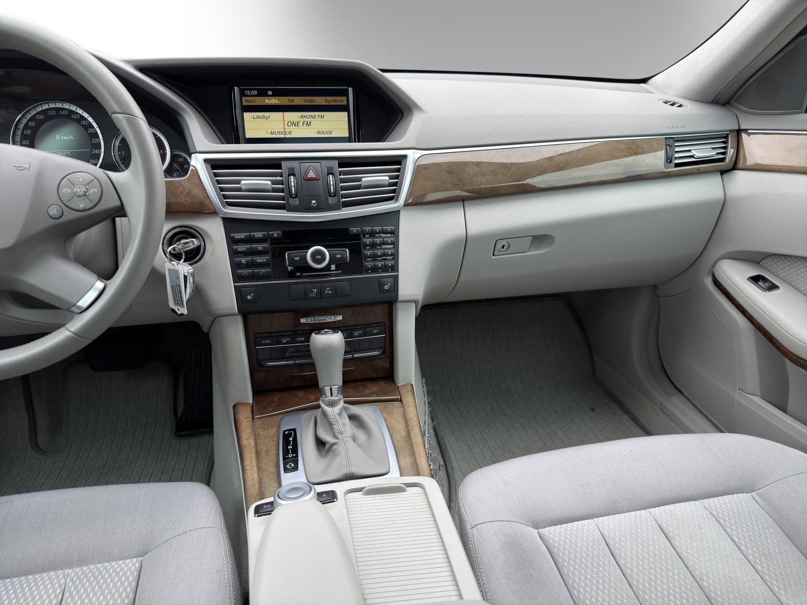 Image MERCEDES-BENZ E-220 E 220 CDI BlueEff Avgarde