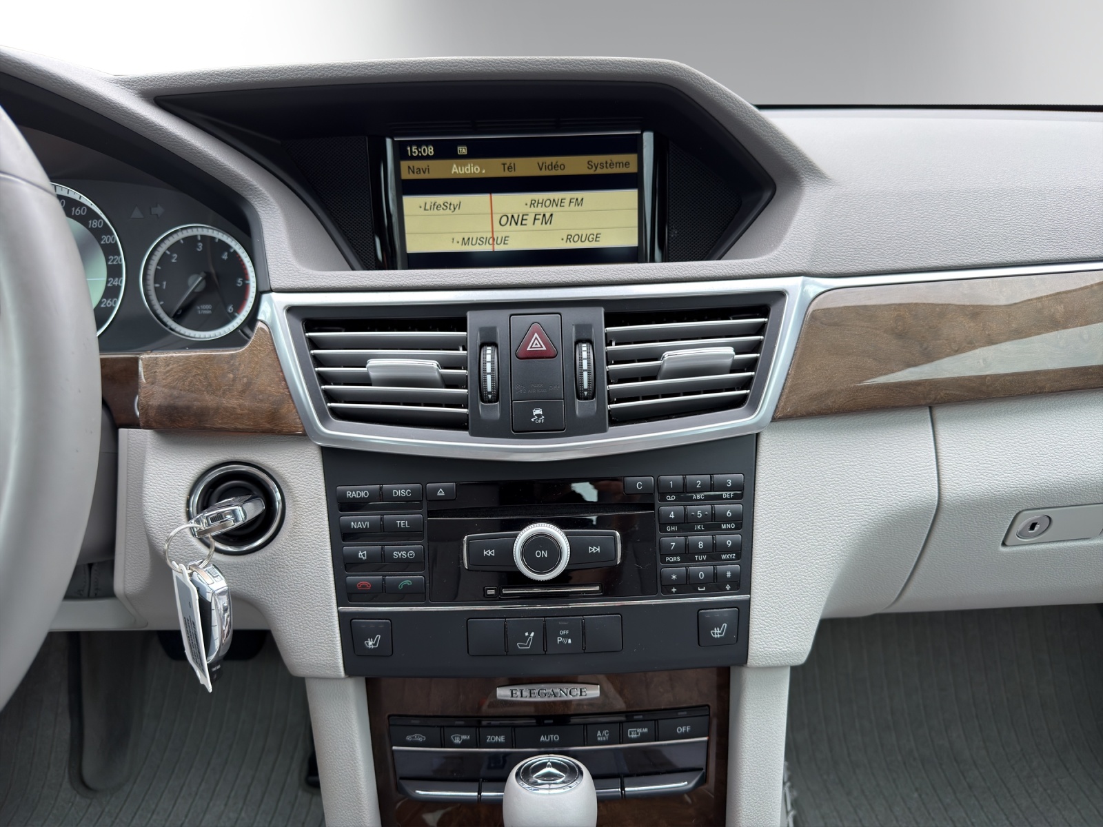 Image MERCEDES-BENZ E-220 E 220 CDI BlueEff Avgarde