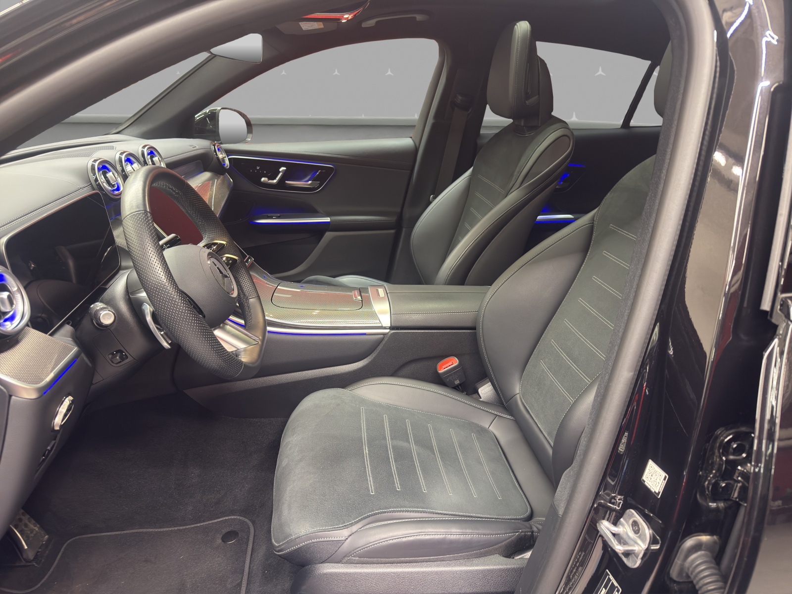 MERCEDES-BENZ GLC 300 4M - AMG - Coupé / 360 Grad Kamera / Panorama-Dach / DIGITAL Light-image-7