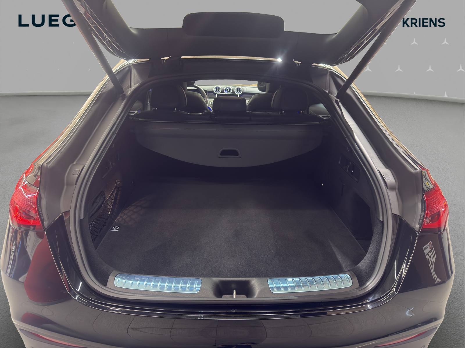 MERCEDES-BENZ GLC 300 4M - AMG - Coupé / 360 Grad Kamera / Panorama-Dach / DIGITAL Light-image-14