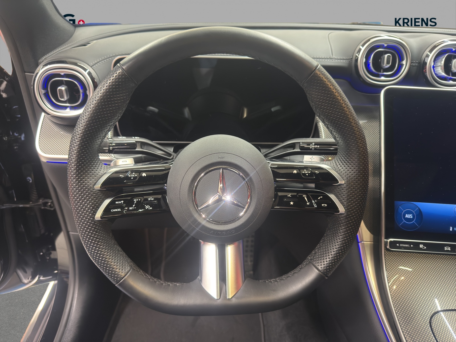 MERCEDES-BENZ GLC 300 4M - AMG - Coupé / 360 Grad Kamera / Panorama-Dach / DIGITAL Light-image-9