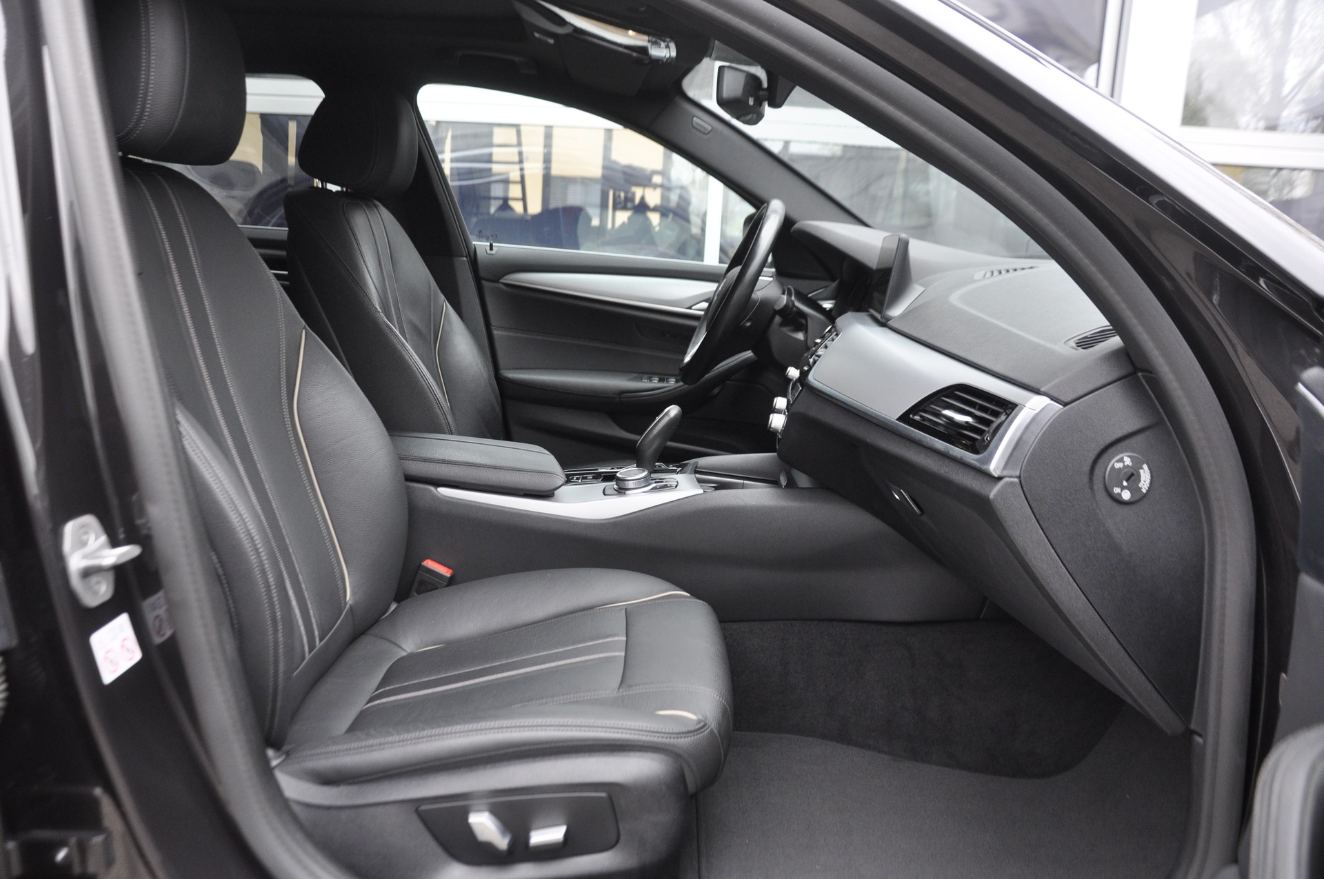 BMW 530e xDrive Touring Steptronic I Anhängerkupplung-image-6