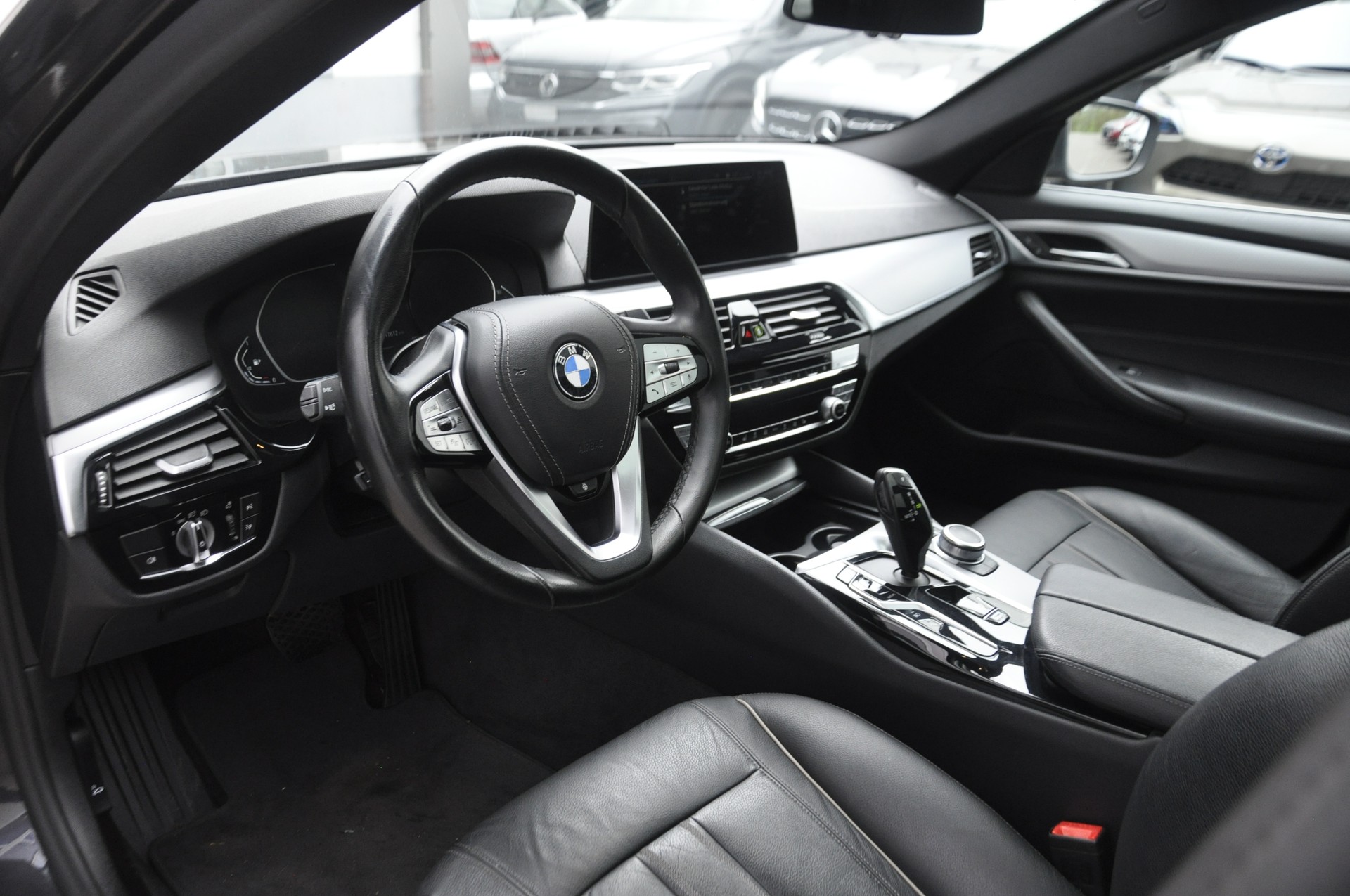BMW 530e xDrive Touring Steptronic I Anhängerkupplung-image-5