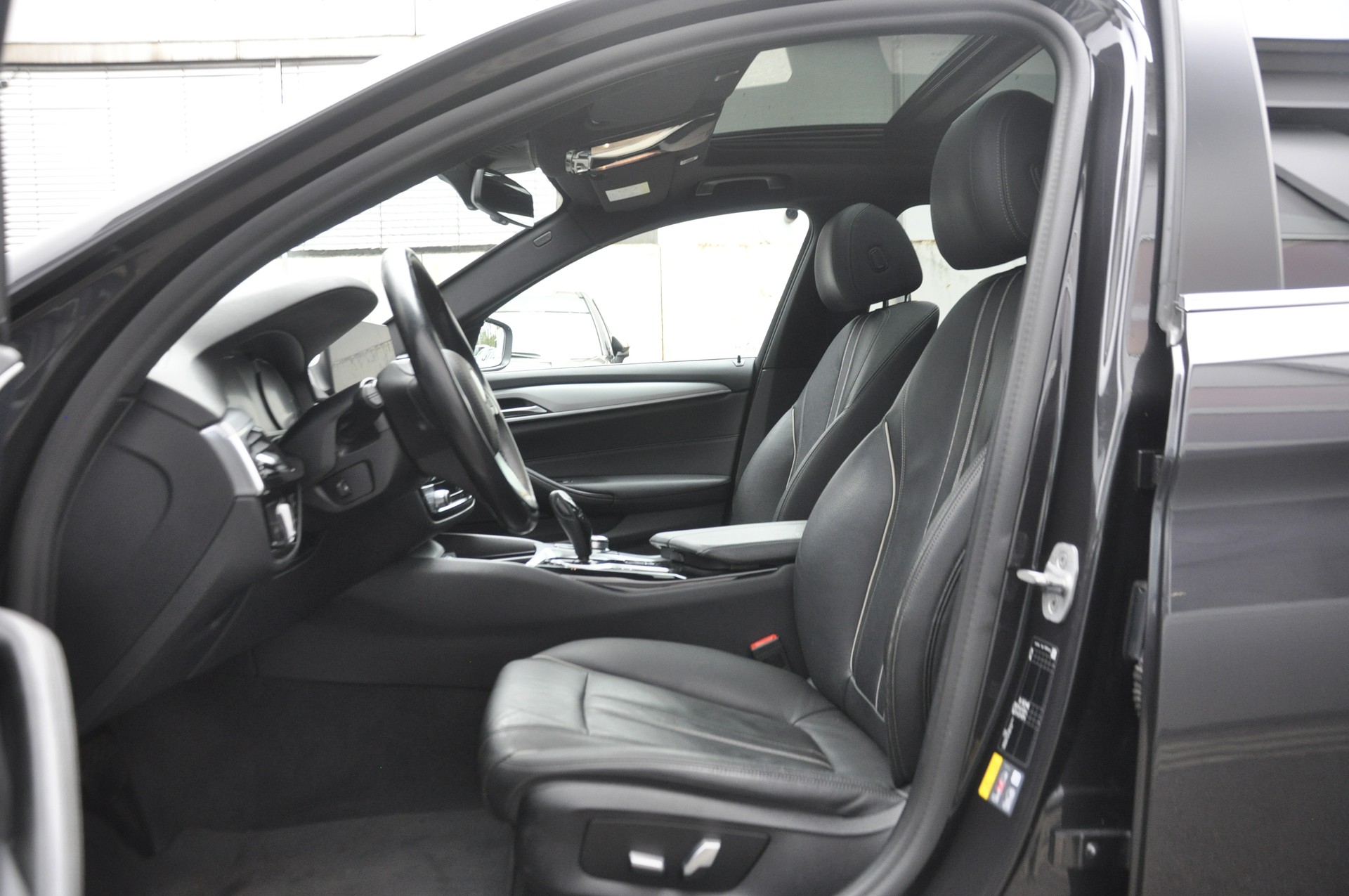 BMW 530e xDrive Touring Steptronic I Anhängerkupplung-image-3