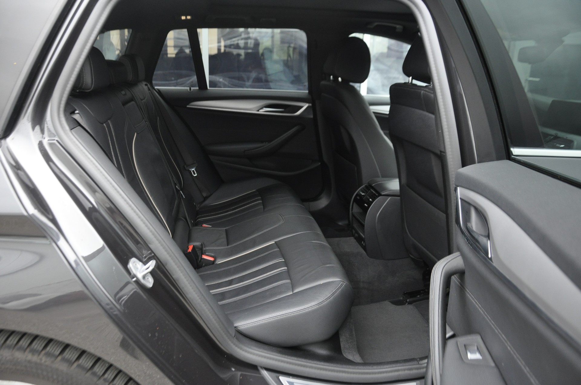 BMW 530e xDrive Touring Steptronic I Anhängerkupplung-image-8