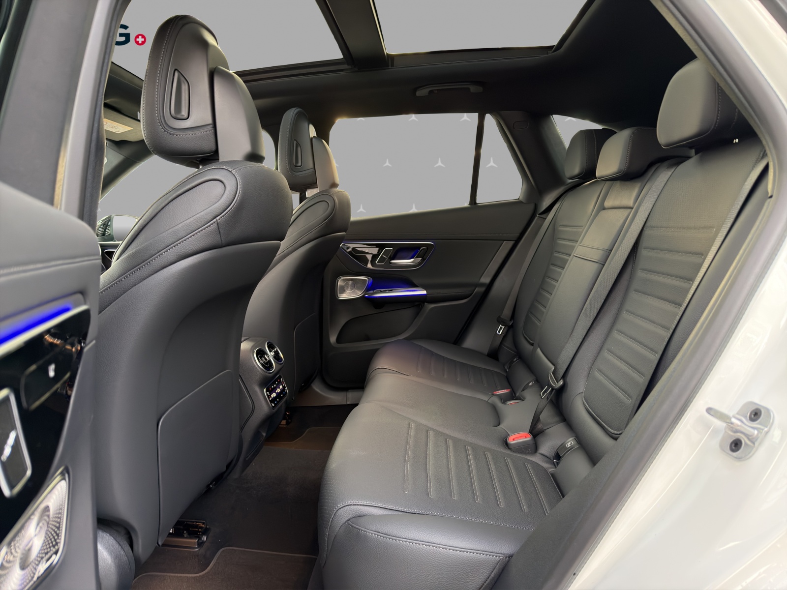 MERCEDES-BENZ GLC 300 de 4Matic EQ Star 9G-Tronic-image-13