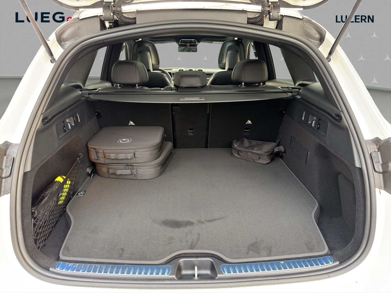 MERCEDES-BENZ GLC 300 de 4Matic EQ Star 9G-Tronic-image-14