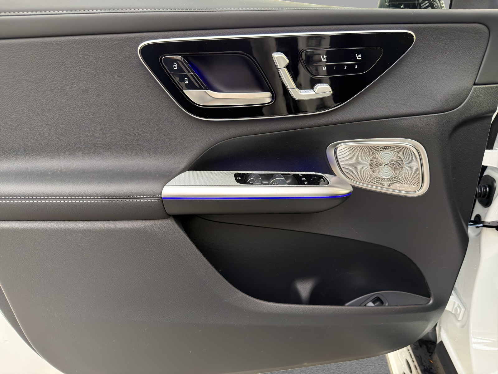MERCEDES-BENZ GLC 300 de 4Matic EQ Star 9G-Tronic-image-12