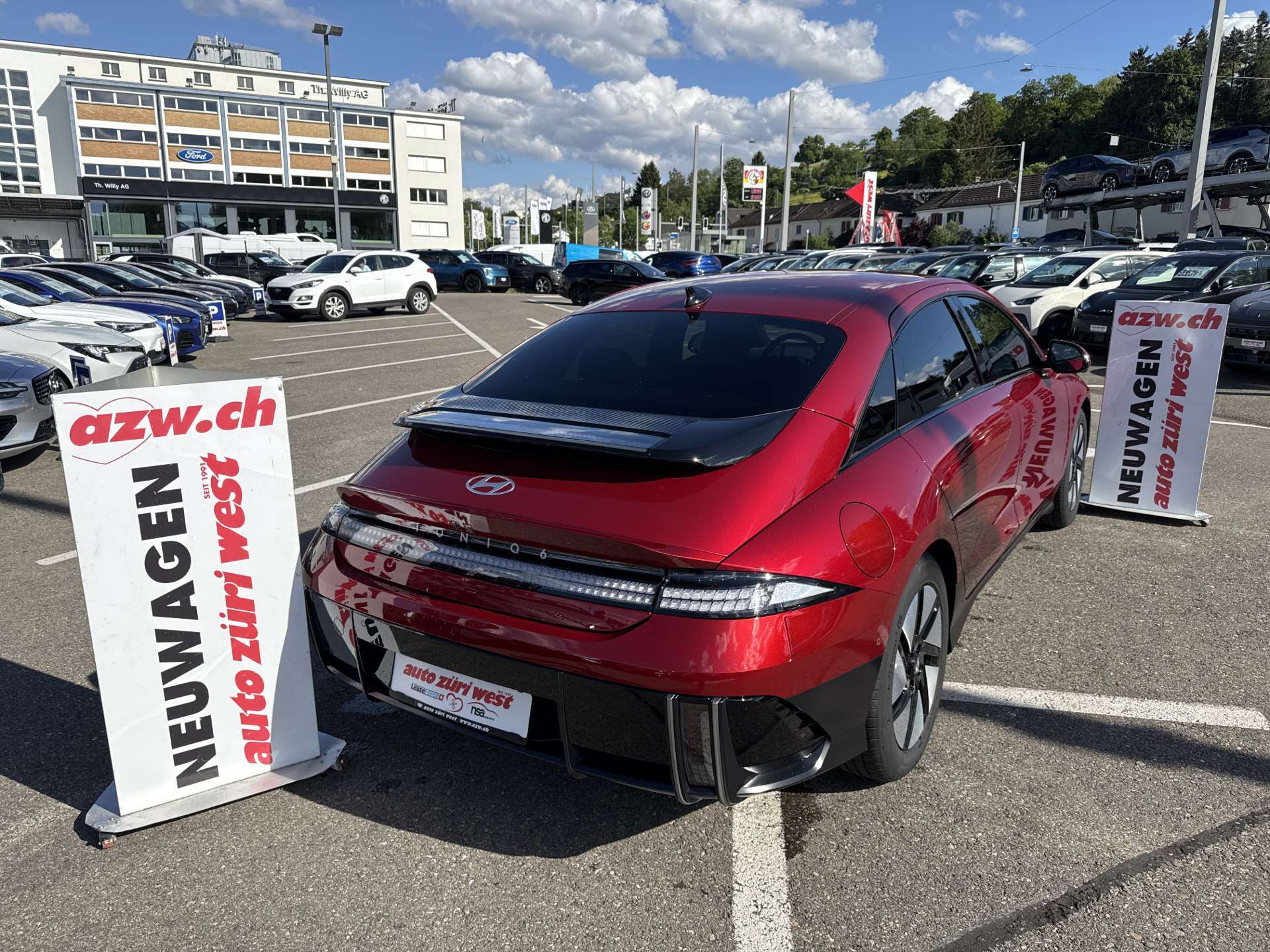 HYUNDAI Ioniq 6 77kWh Plus Line 325PS 4WD Automat-image-2