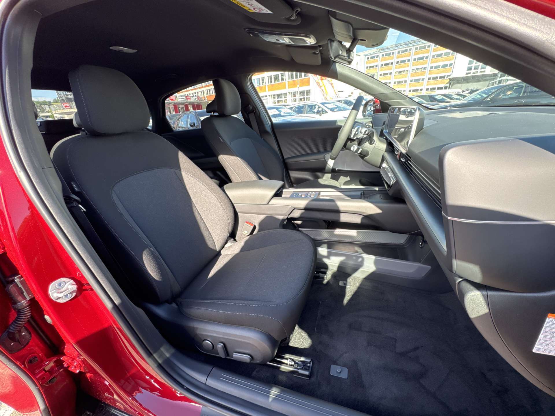 HYUNDAI Ioniq 6 77kWh Plus Line 325PS 4WD Automat-image-12