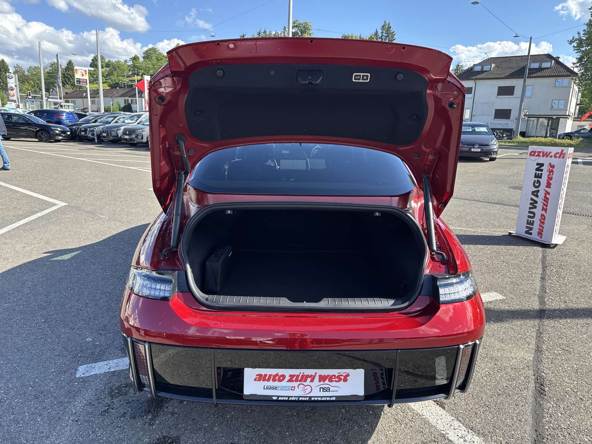 HYUNDAI Ioniq 6 77kWh Plus Line 325PS 4WD Automat-image-7
