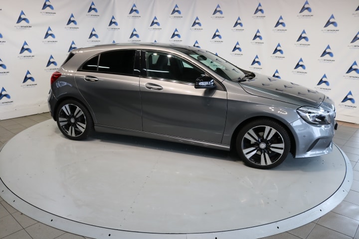 MERCEDES-BENZ A 200 Night Star 7G-DCT-image-24