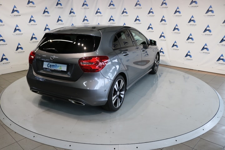 MERCEDES-BENZ A 200 Night Star 7G-DCT-image-19