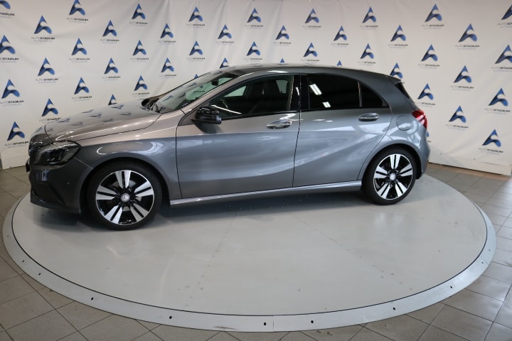 MERCEDES-BENZ A 200 Night Star 7G-DCT-image-12