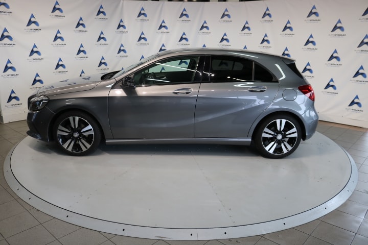 MERCEDES-BENZ A 200 Night Star 7G-DCT-image-13
