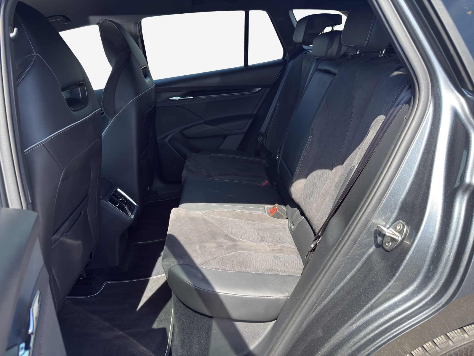 SKODA Enyaq iV 80x SportLine-image-12