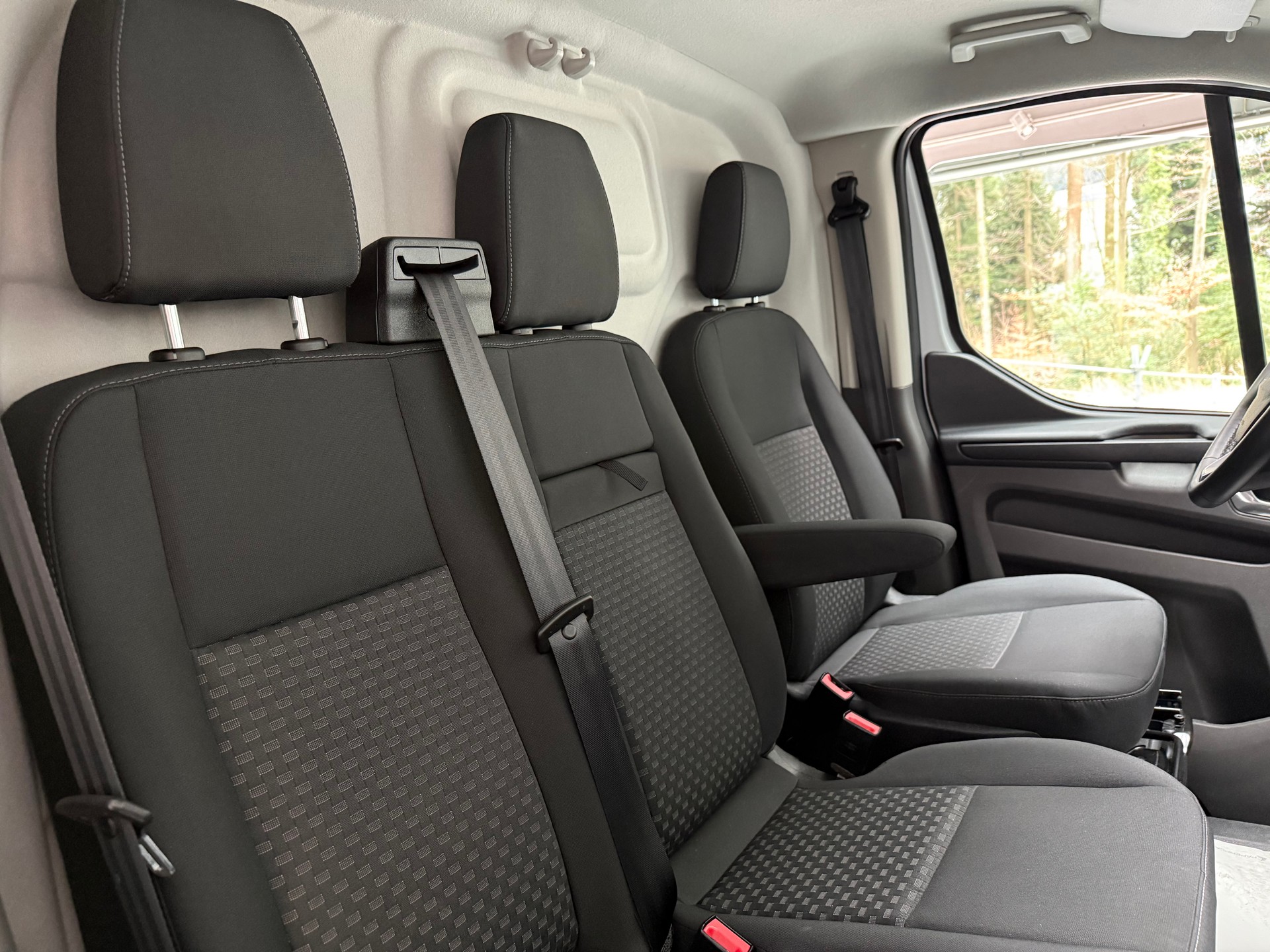 FORD Transit Custom Van 300 L2H1 Trend A-image-7