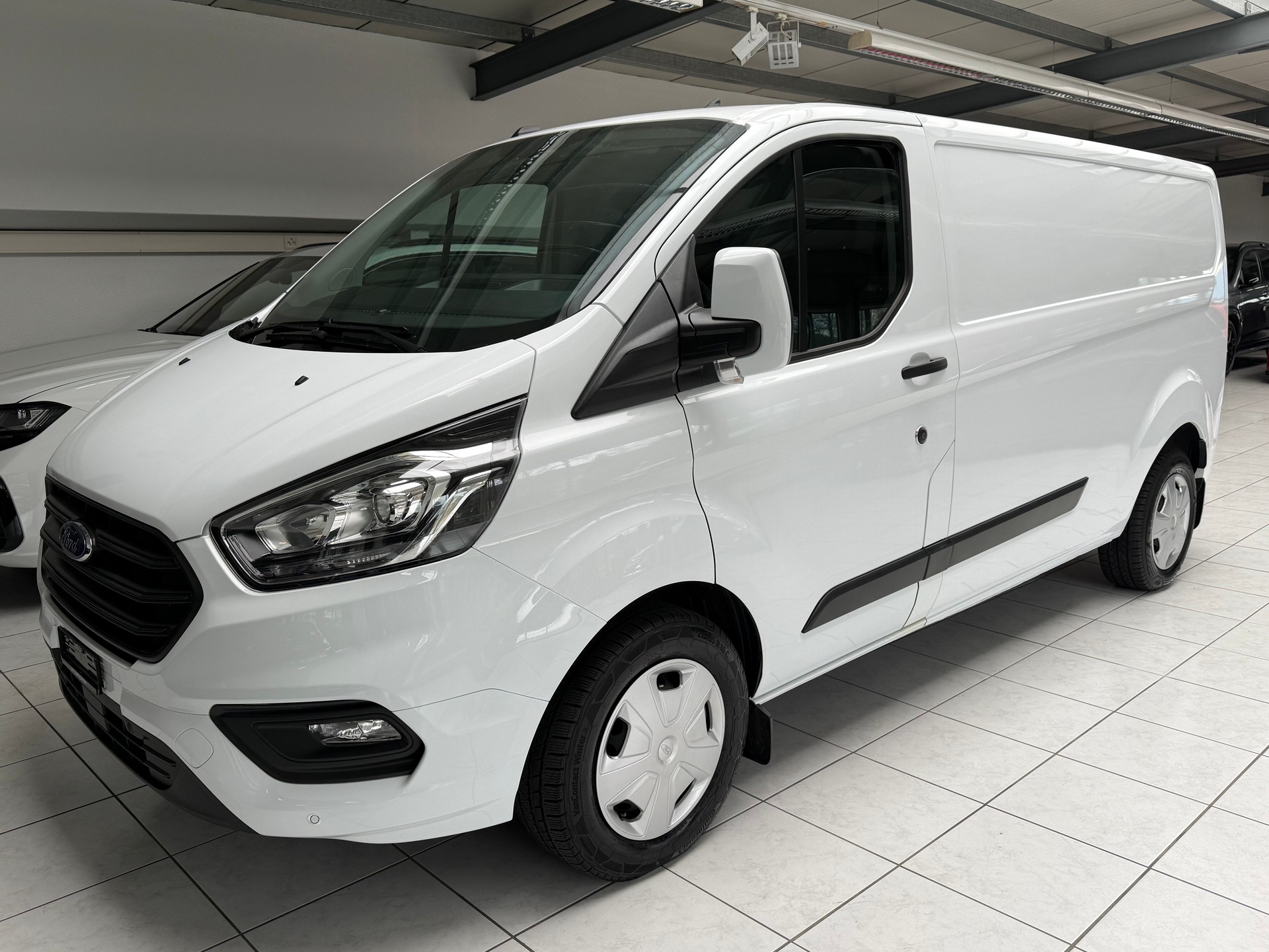FORD Transit Custom Van 300 L2H1 Trend A-image-0