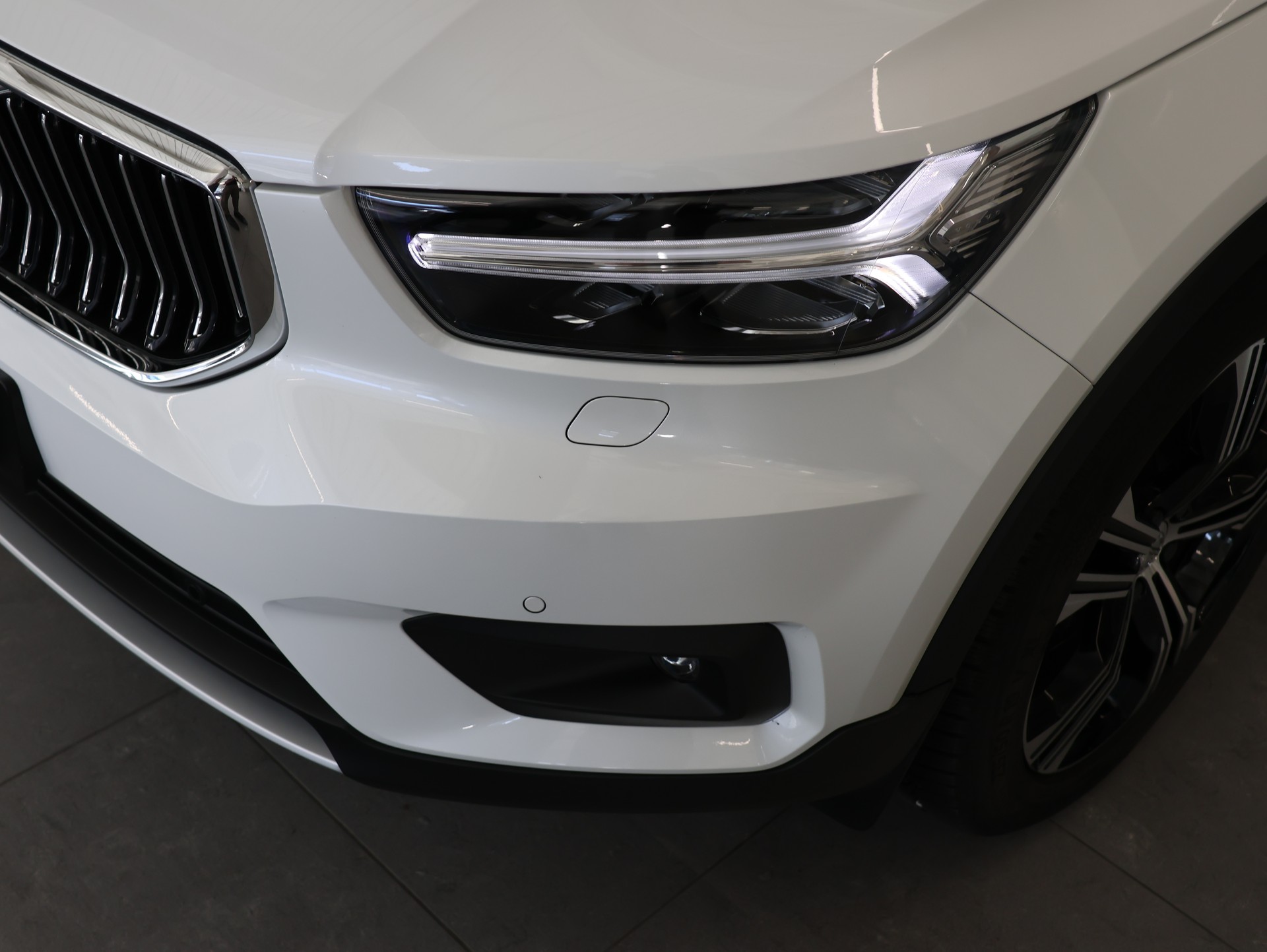 VOLVO XC40 T4 AWD Inscription Geartronic *Panorama*Harman/Kardon*360°*-image-10
