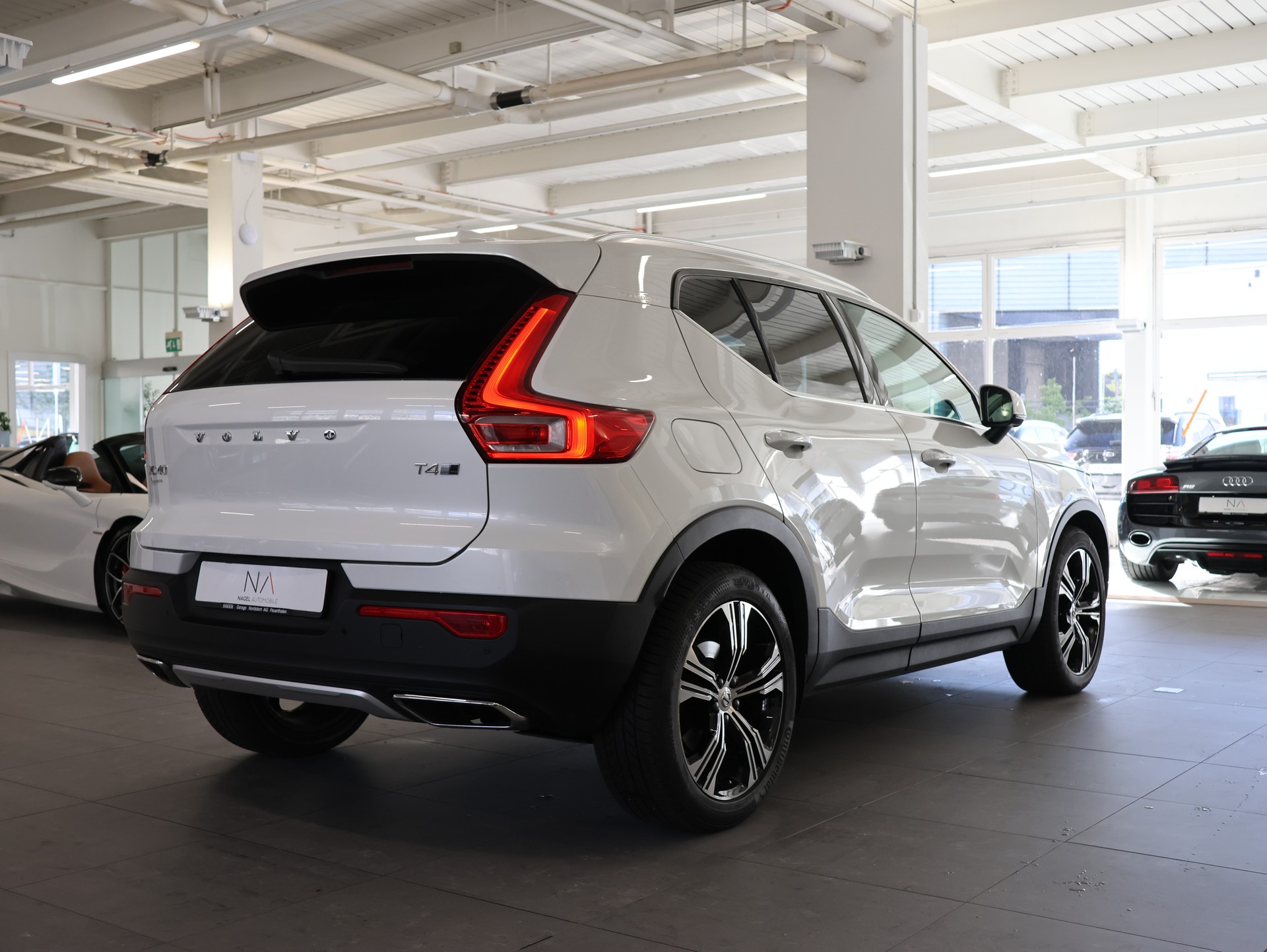 VOLVO XC40 T4 AWD Inscription Geartronic *Panorama*Harman/Kardon*360°*-image-5