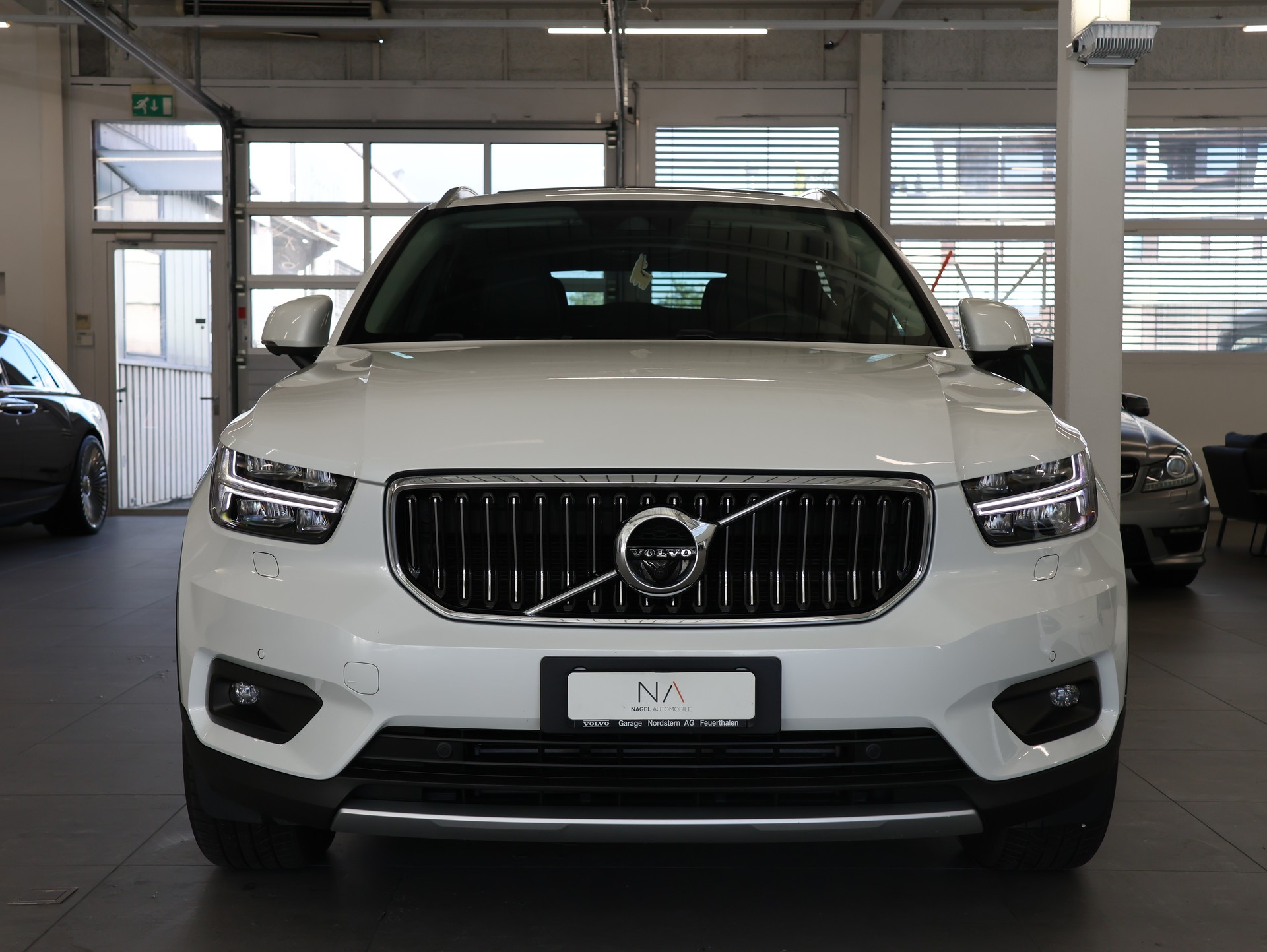 VOLVO XC40 T4 AWD Inscription Geartronic *Panorama*Harman/Kardon*360°*-image-2