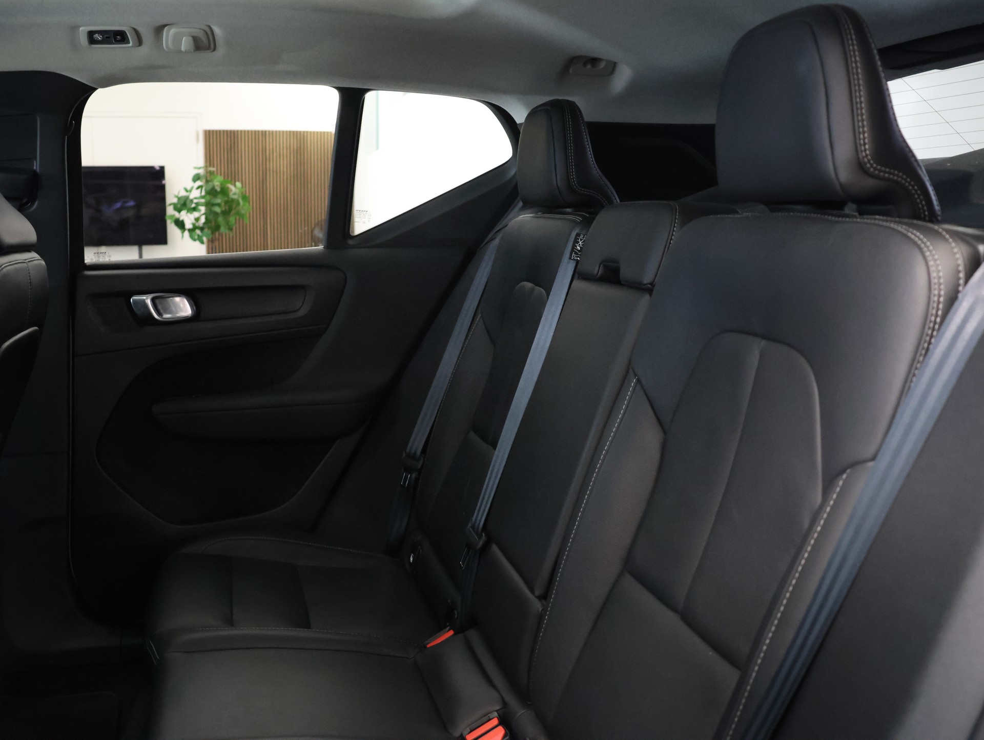 VOLVO XC40 T4 AWD Inscription Geartronic *Panorama*Harman/Kardon*360°*-image-21