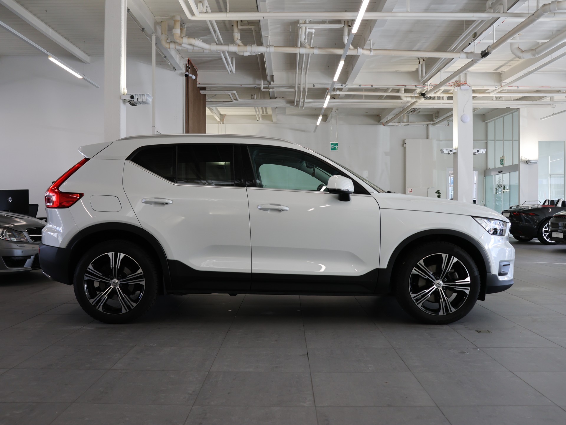 VOLVO XC40 T4 AWD Inscription Geartronic *Panorama*Harman/Kardon*360°*-image-6