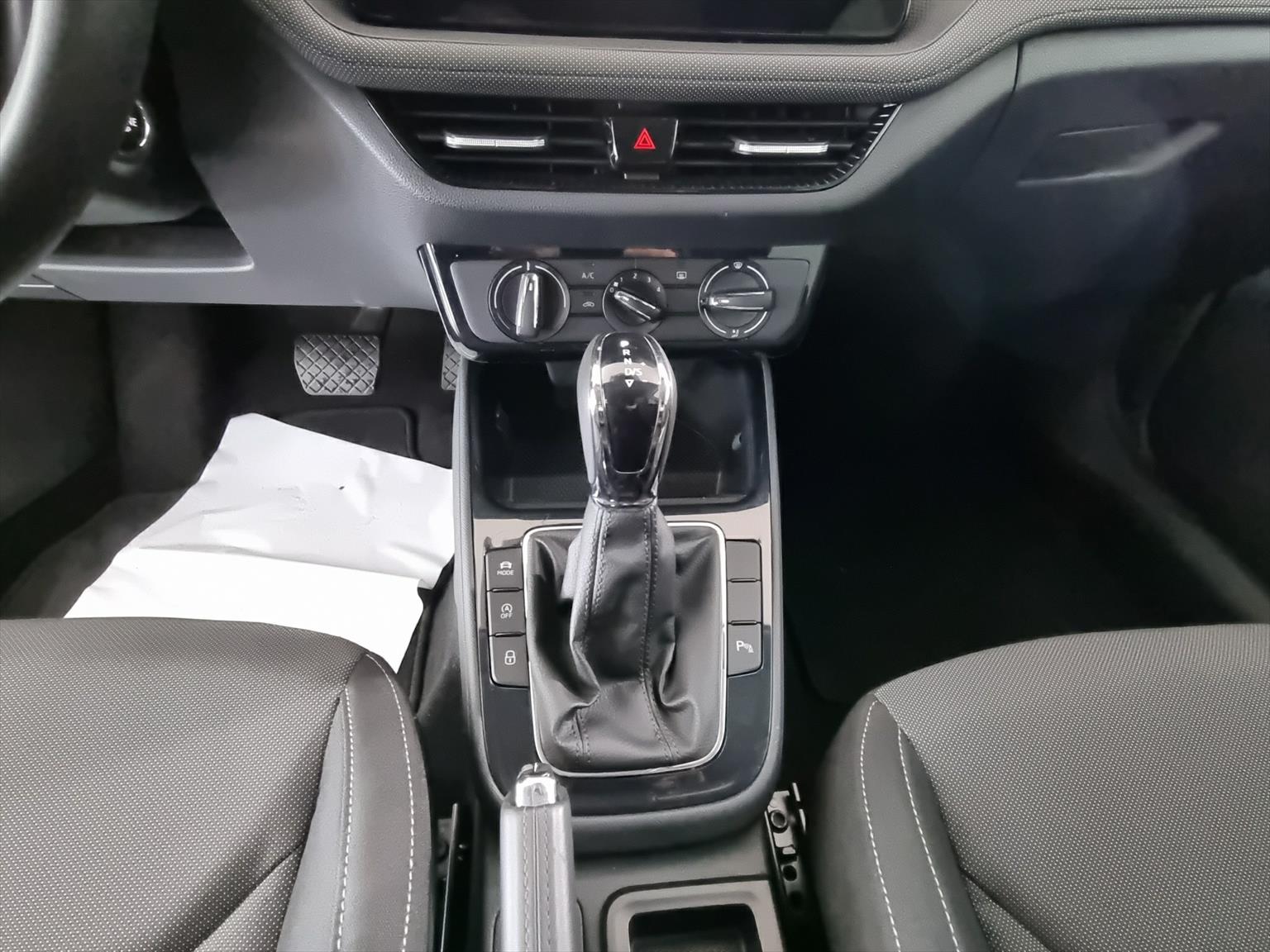 SKODA Fabia 1.0 TSI Selection *5Jahre Garantie*-image-9