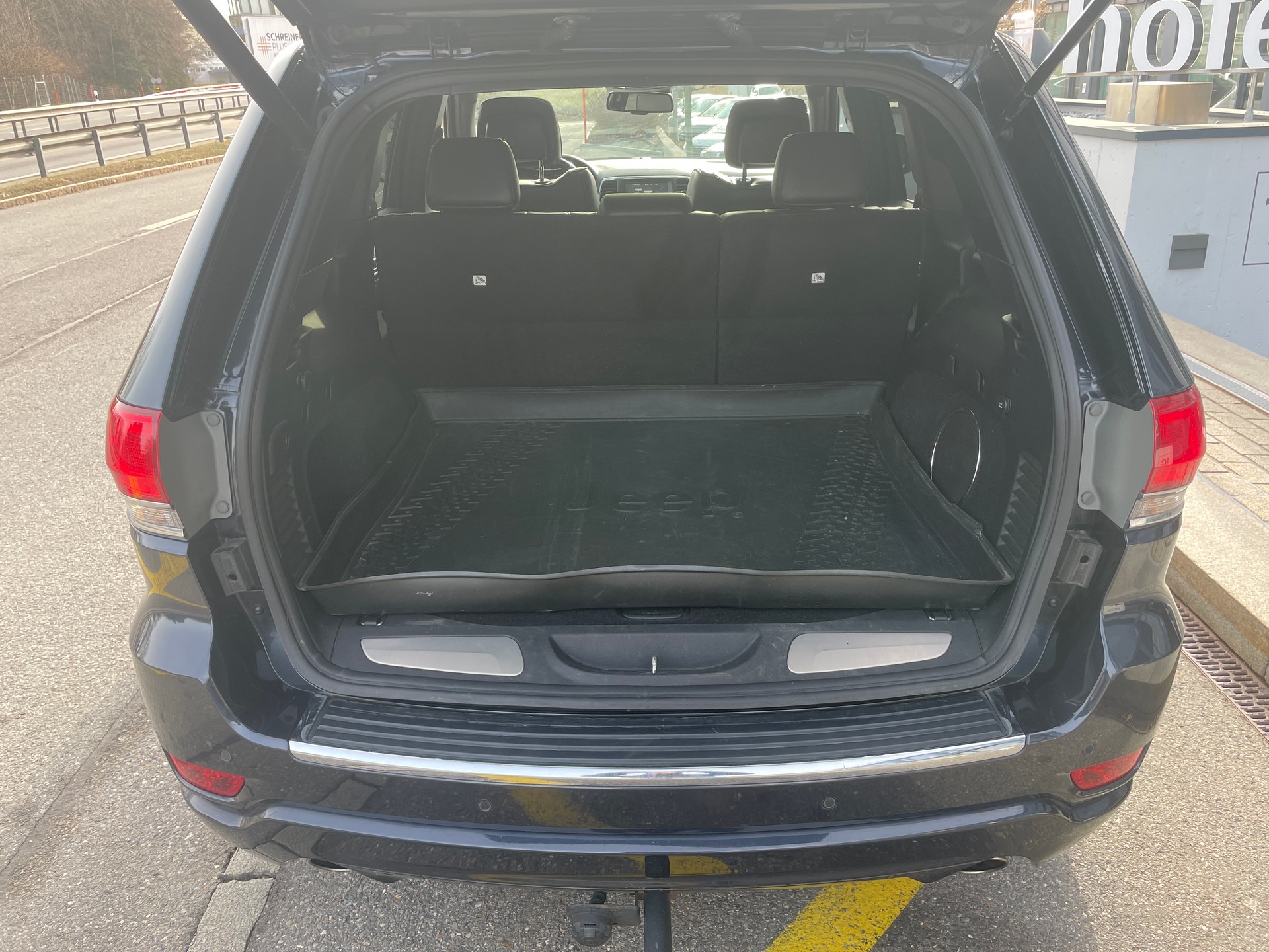 JEEP Grand Cherokee 3.0 CRD Overland Automatic-image-6