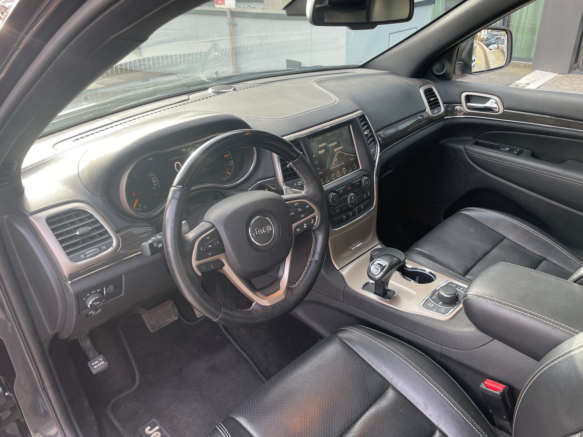 JEEP Grand Cherokee 3.0 CRD Overland Automatic-image-9