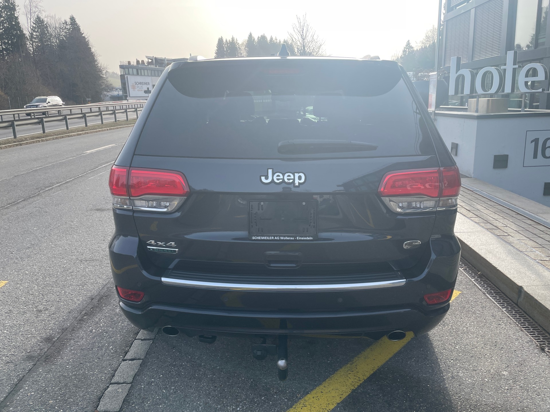 JEEP Grand Cherokee 3.0 CRD Overland Automatic-image-5