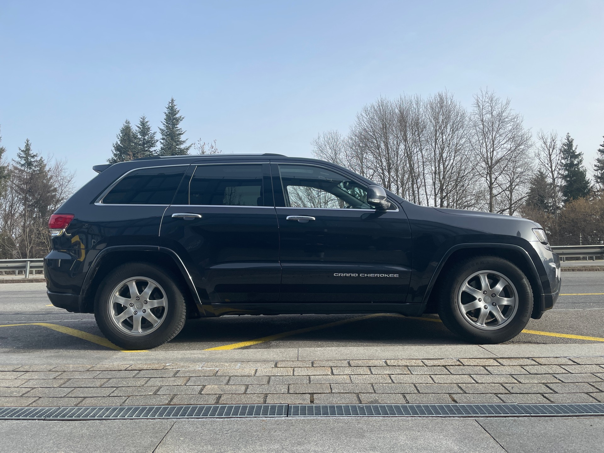 JEEP Grand Cherokee 3.0 CRD Overland Automatic-image-3