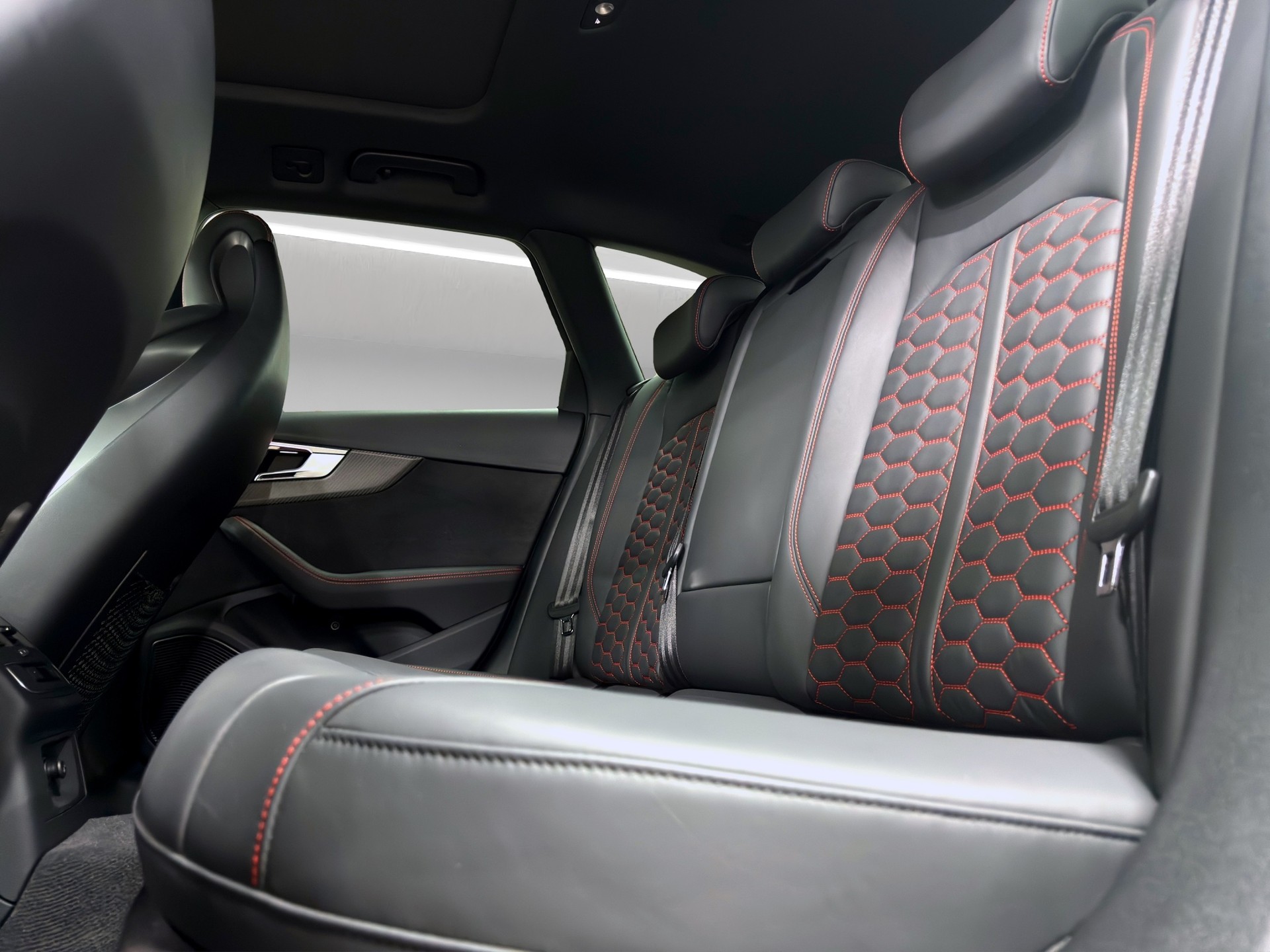 AUDI RS4 Avant quattro Competition plus tiptronic-image-14
