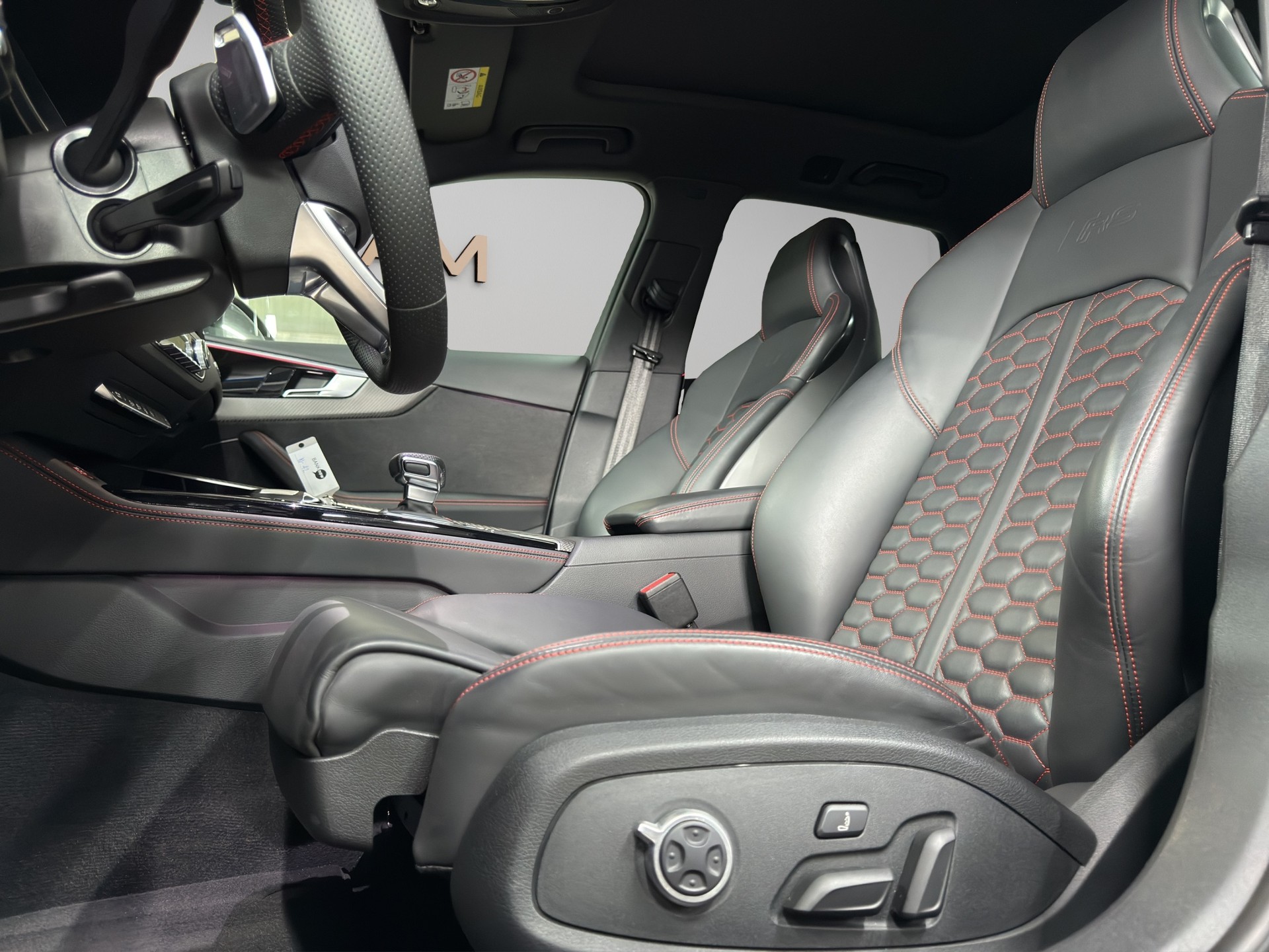AUDI RS4 Avant quattro Competition plus tiptronic-image-12